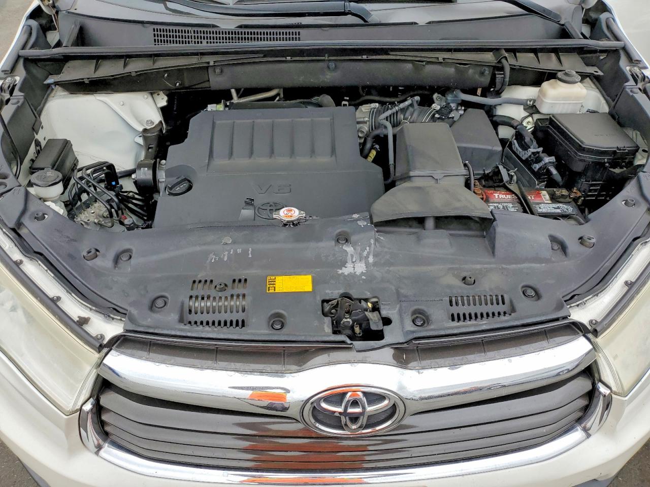 2014 Toyota Highlander Xle White vin: 5TDKKRFH6ES027308