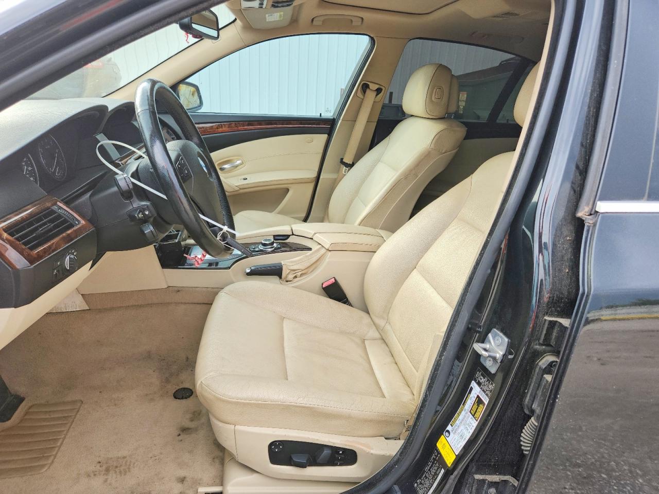 2010 Bmw 528 Xi Black vin: WBANV1C59AC388671
