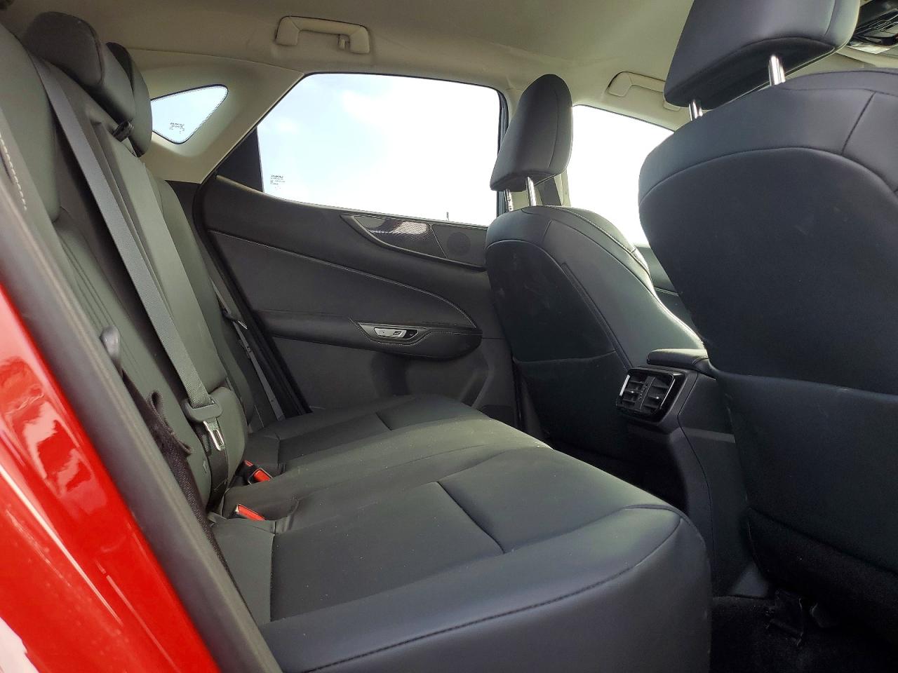 2022 Lexus Nx 250 Red vin: 2T2ADCEZ5NC001428