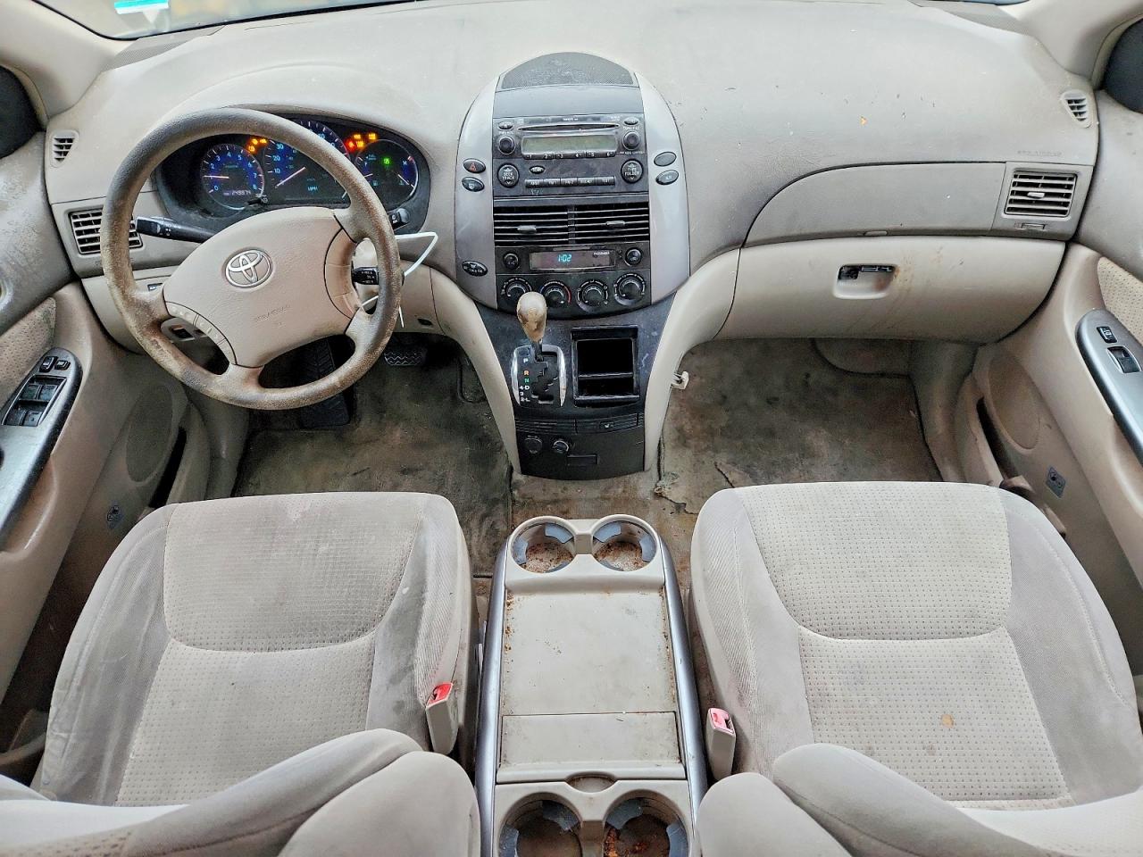 2010 Toyota Sienna Le 7-passenger Tan vin: 5TDKK4CC2AS313565