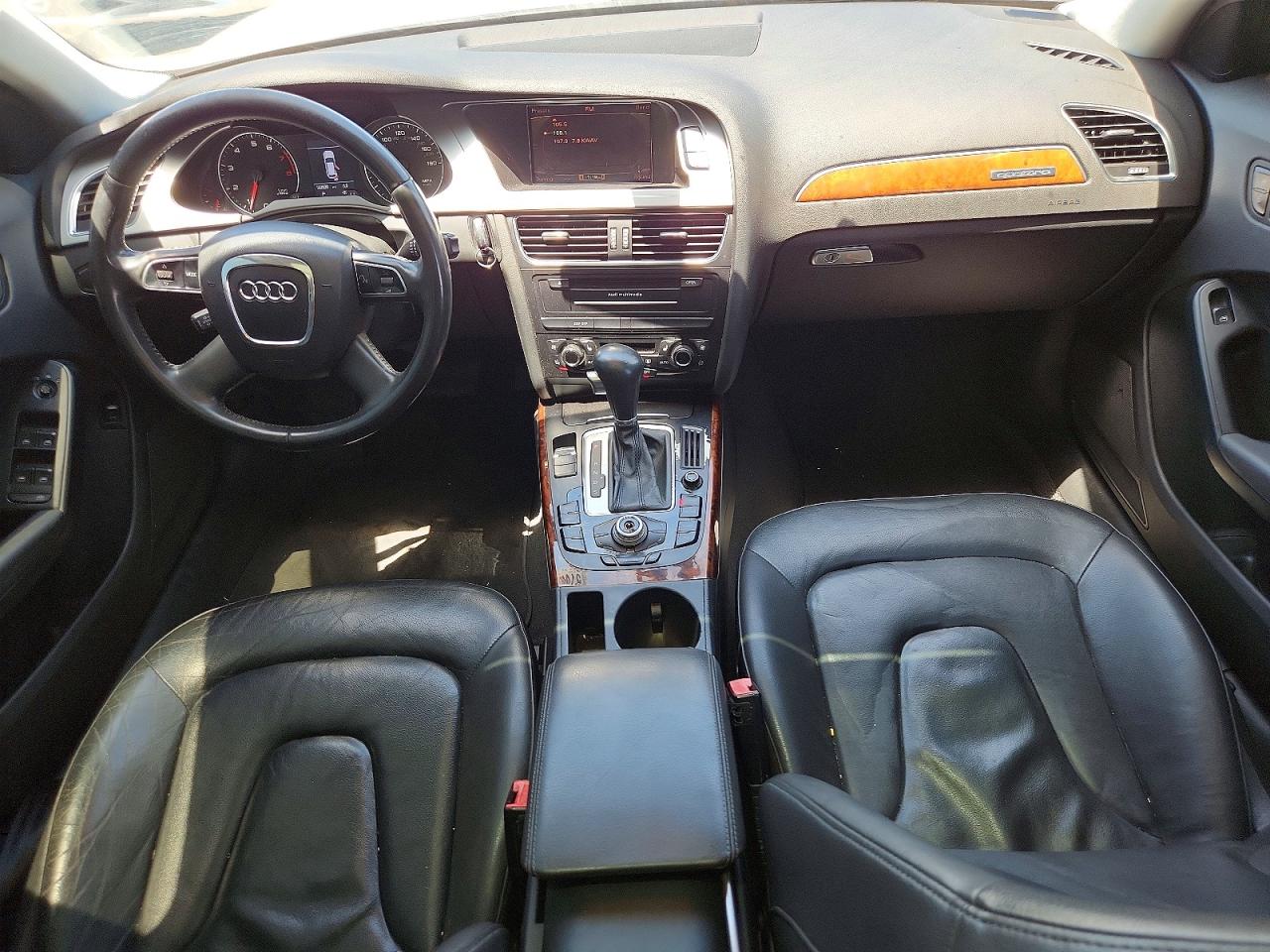 2010 Audi A4 Premium Plus Белый vin: WAUWFAFL3AA140049