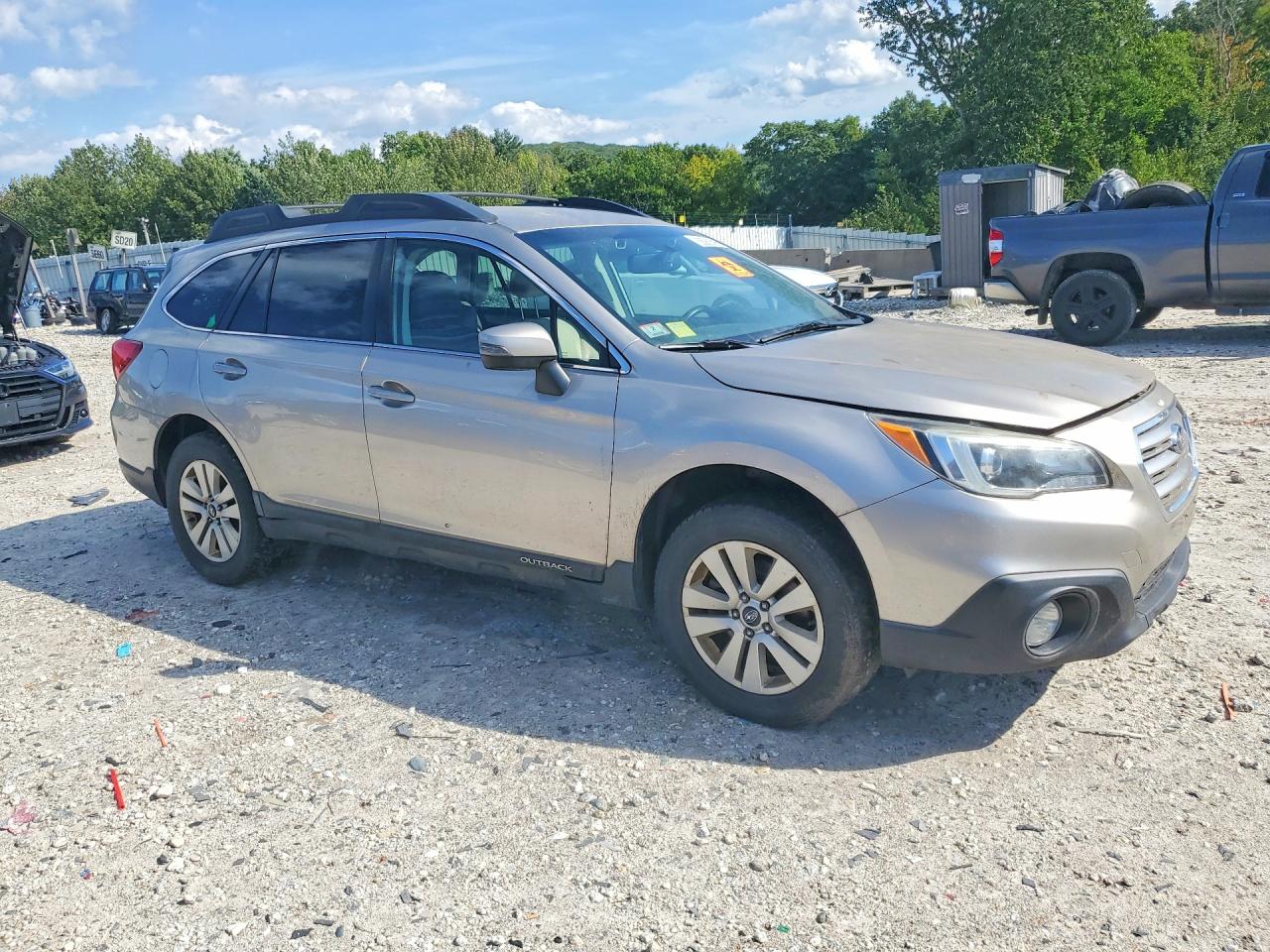 2015 Subaru Outback 2.5i Premium Silver vin: 4S4BSAFC5F3325272