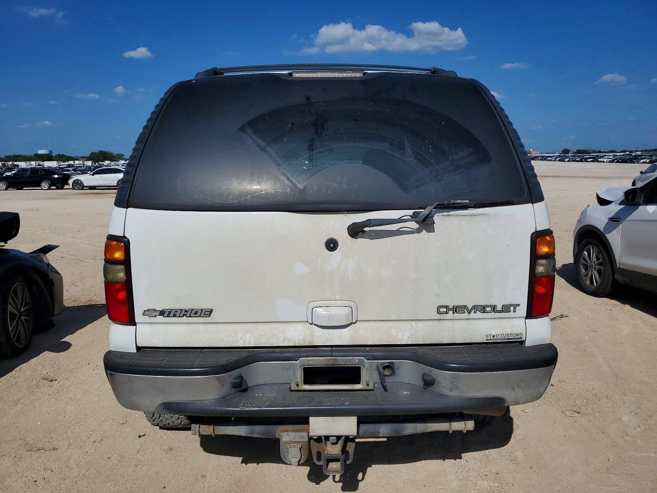 2003 Chevrolet Tahoe K1500 White vin: 1GNEK13Z03R135938
