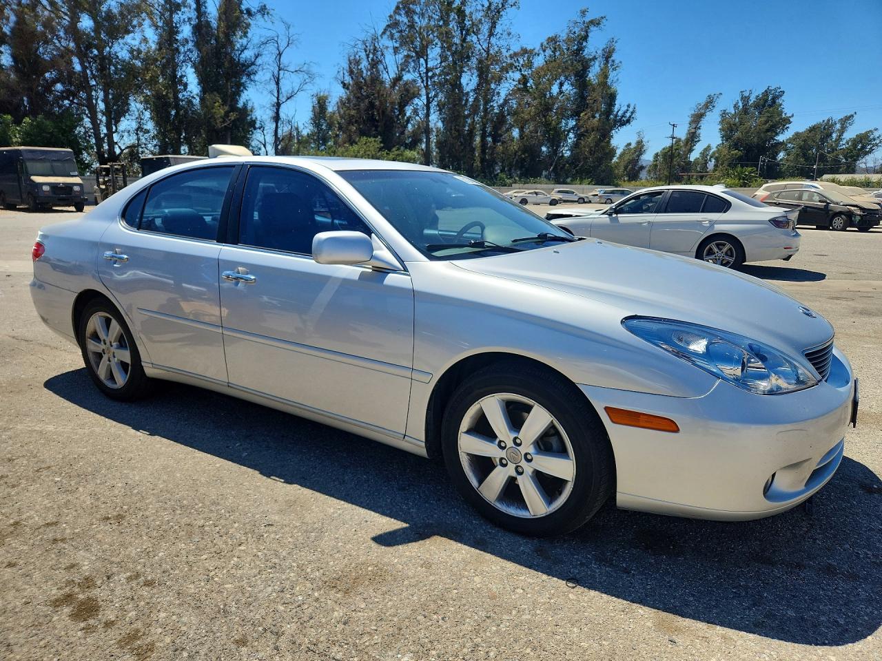 2005 Lexus Es 330 Silver vin: JTHBA30G055136710