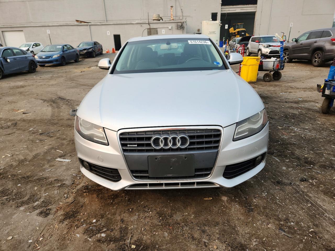 2009 Audi A4 Prestige Silver vin: WAUMF78K89N037809