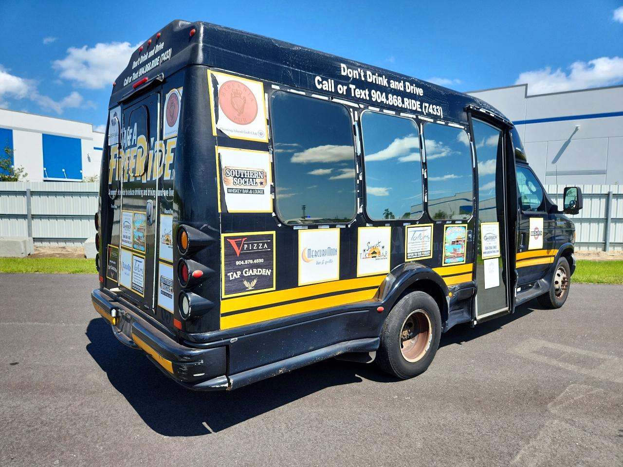 2006 Ford Econoline E350 Super Duty Cutaway Van Black vin: 1FDWE35L36HB01863