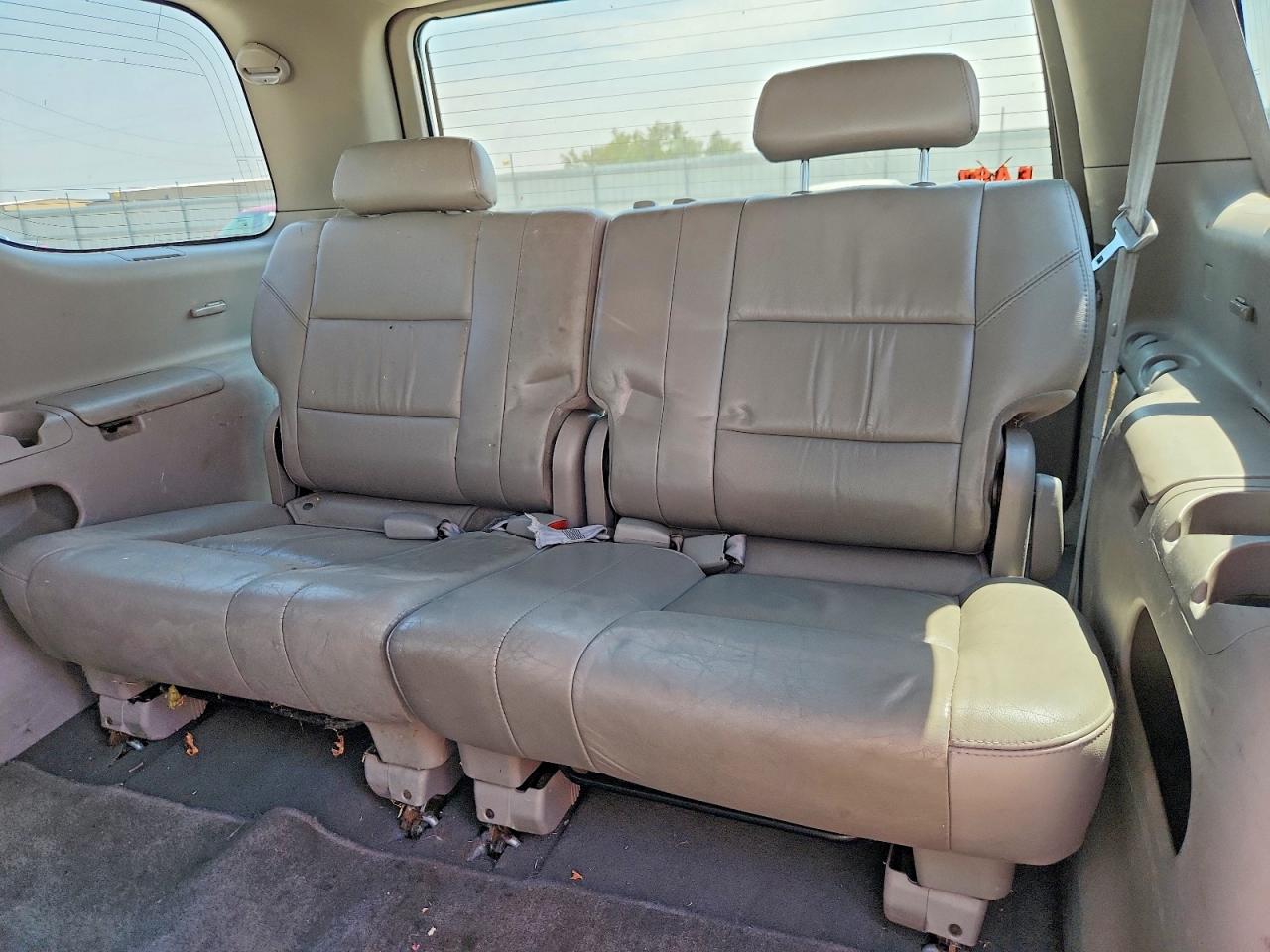 2006 Toyota Sequoia Sr5 Silver vin: 5TDBT44A06S260981