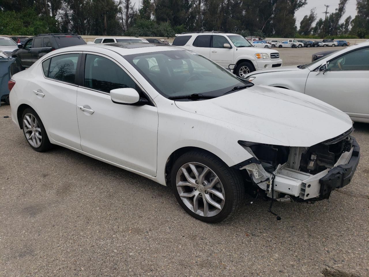 2019 Acura Ilx    White vin: 19UDE2F33KA014585