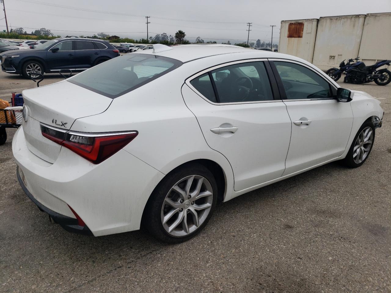 2019 Acura Ilx    White vin: 19UDE2F33KA014585