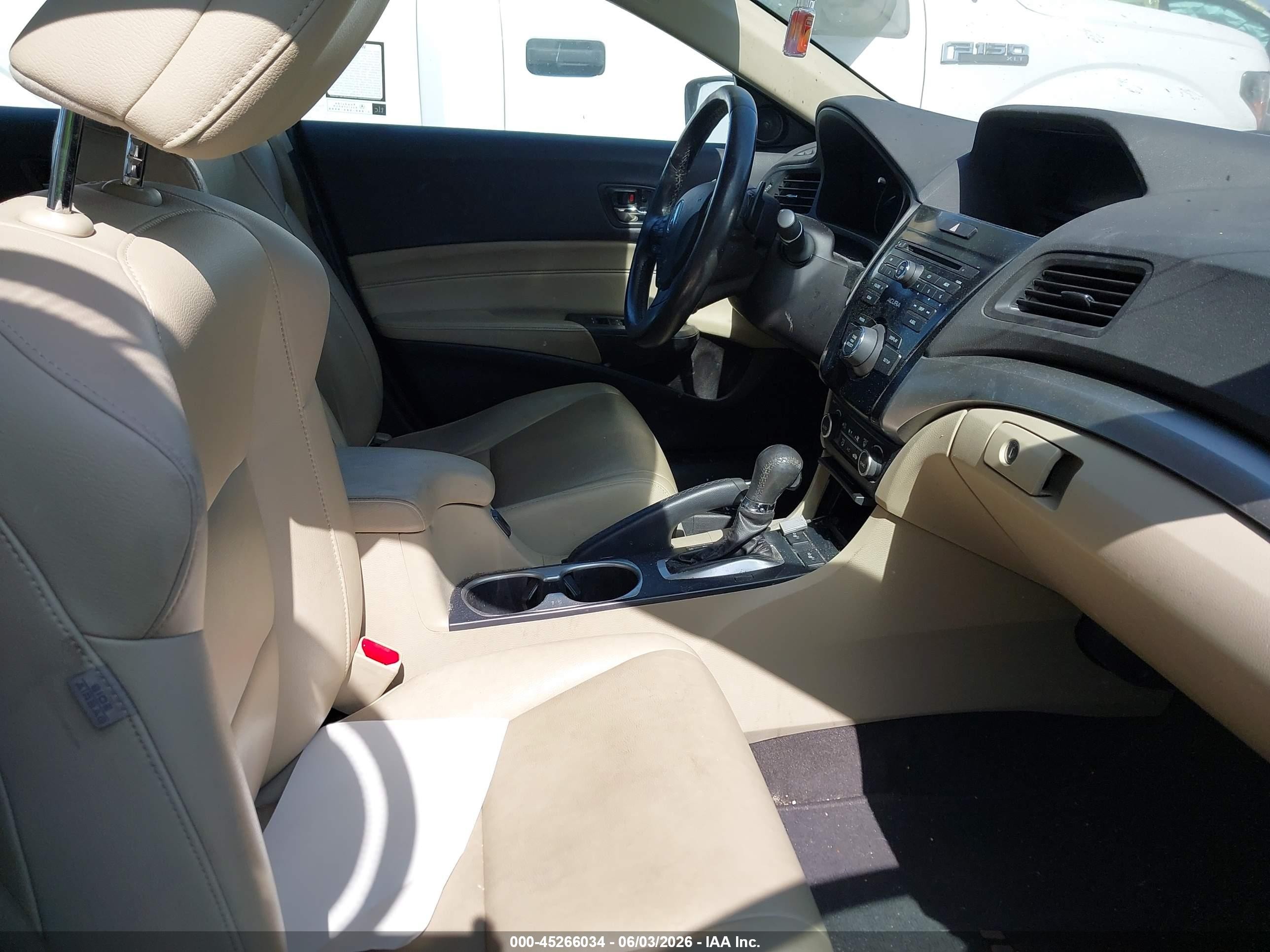 2016 Acura Ilx 2.4l/acurawatch Plus Package Maroon vin: 19UDE2F37GA000325