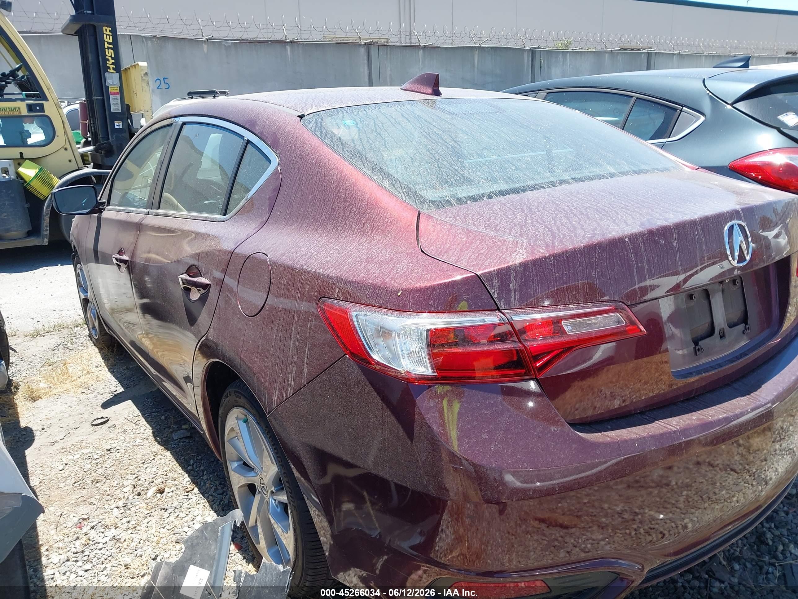 2016 Acura Ilx 2.4l/acurawatch Plus Package Maroon vin: 19UDE2F37GA000325