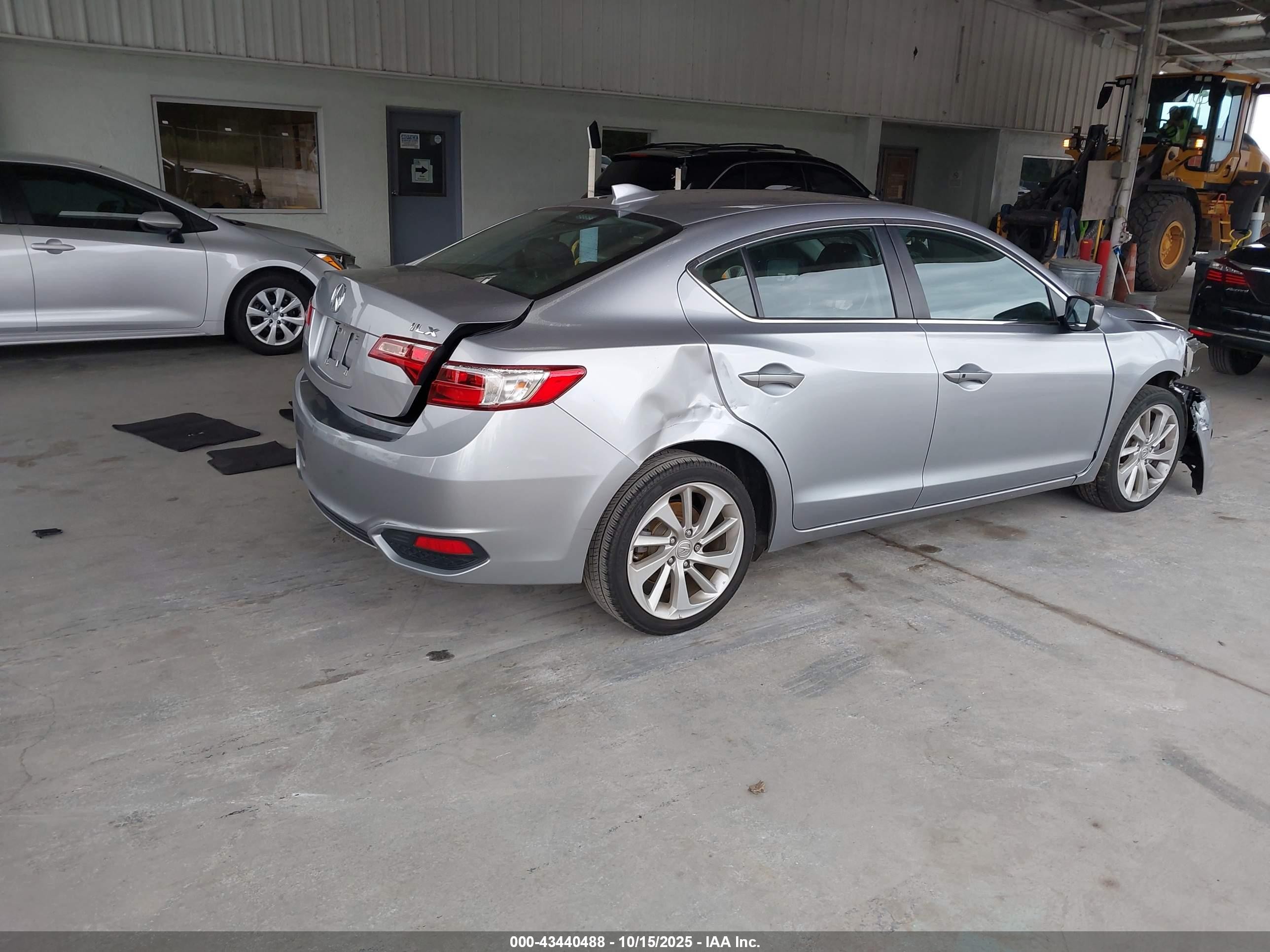 2018 Acura Ilx Acurawatch Plus Package Серебряный vin: 19UDE2F37JA007637