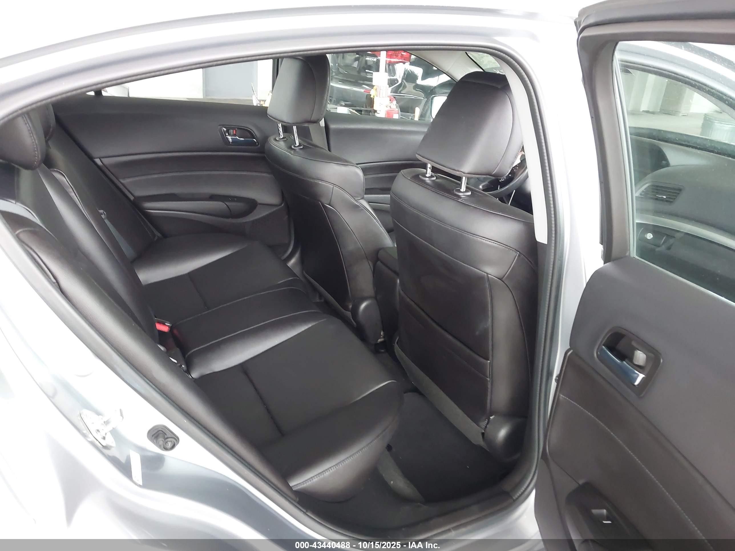 2018 Acura Ilx Acurawatch Plus Package Серебряный vin: 19UDE2F37JA007637