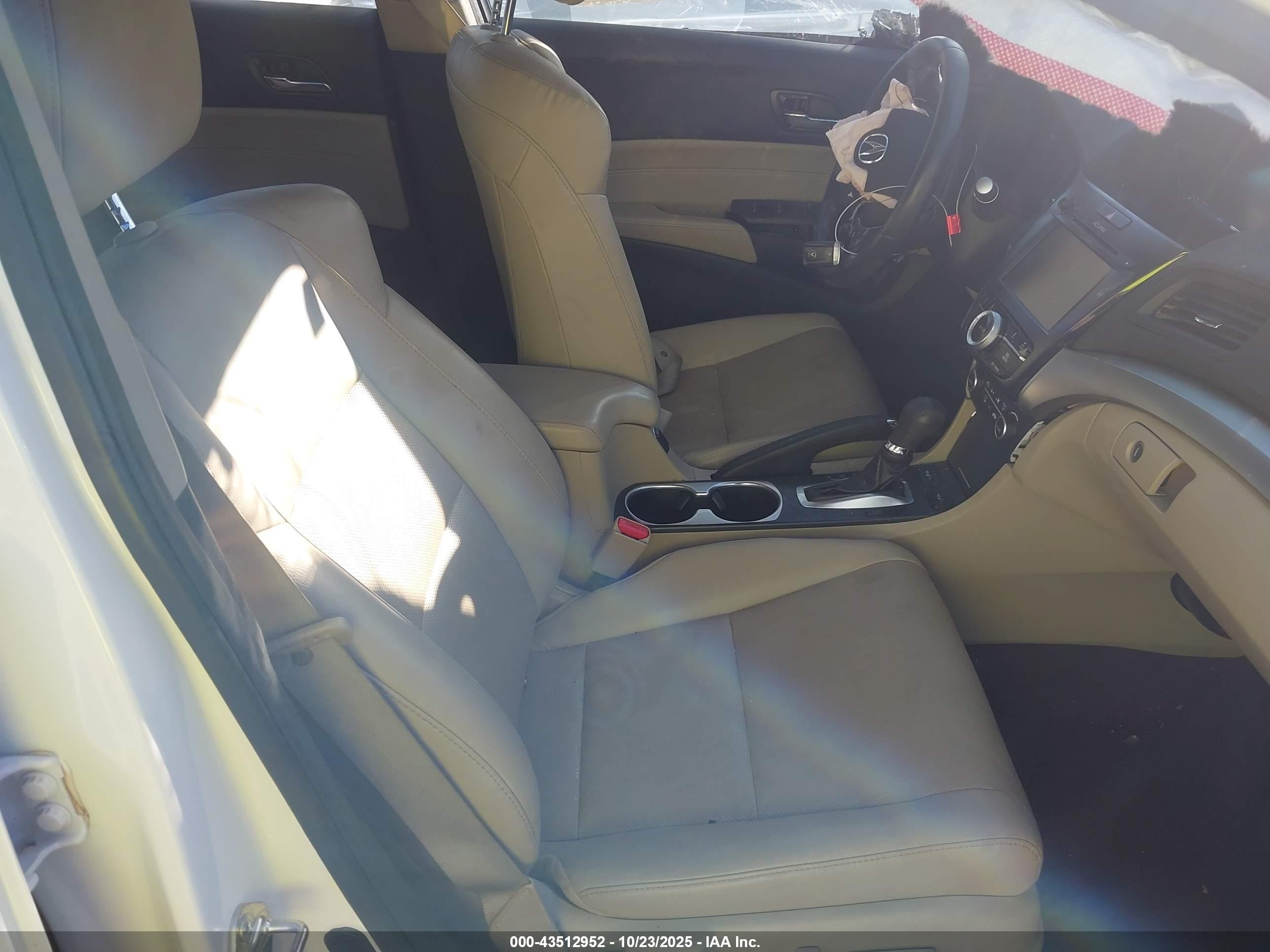 2018 Acura Ilx Premium Package/technology Plus Package Белый vin: 19UDE2F70JA005456