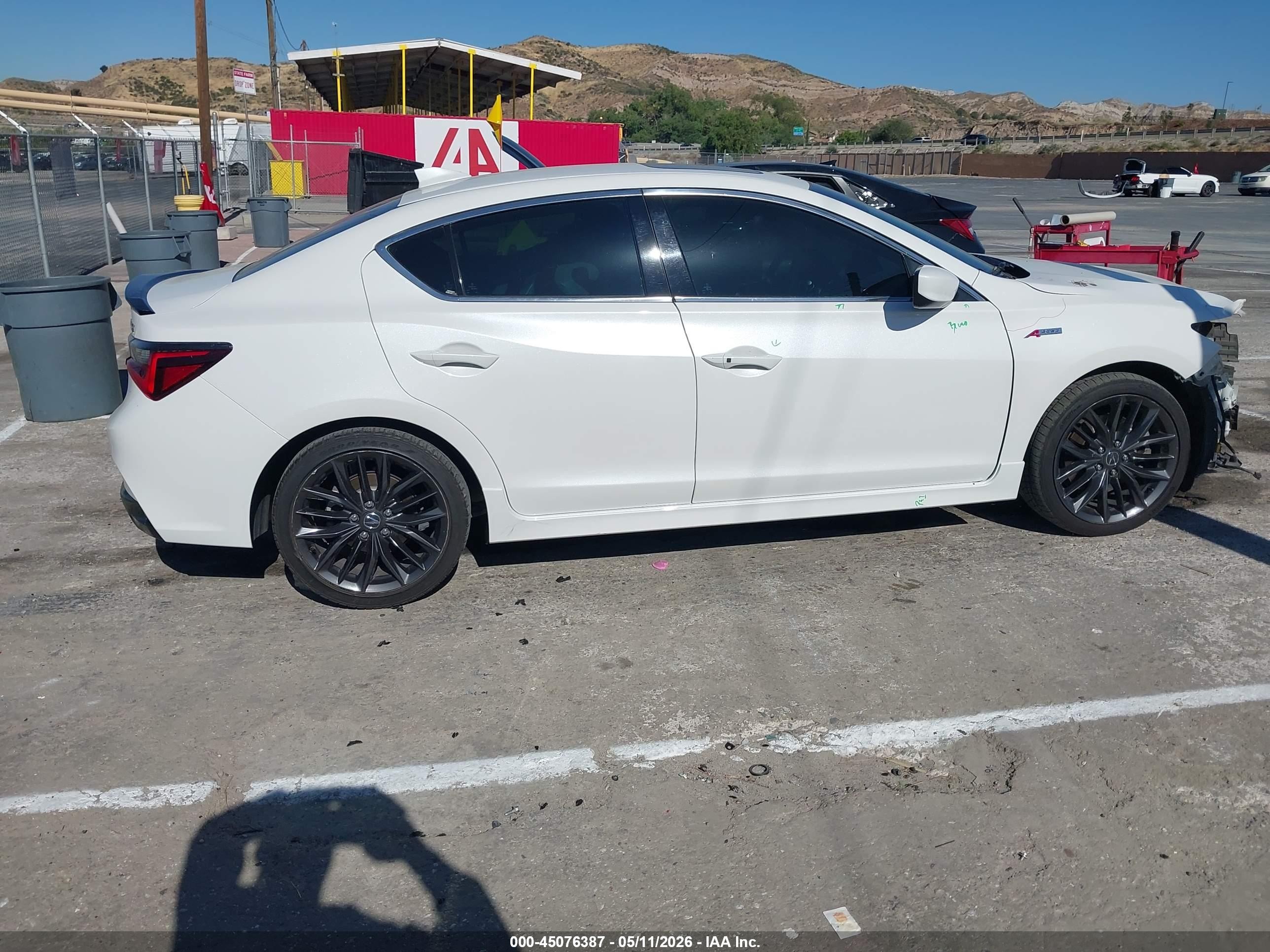 2021 Acura Ilx Premium   A-spec Packages/technology   A-spec Packages White vin: 19UDE2F84MA002556