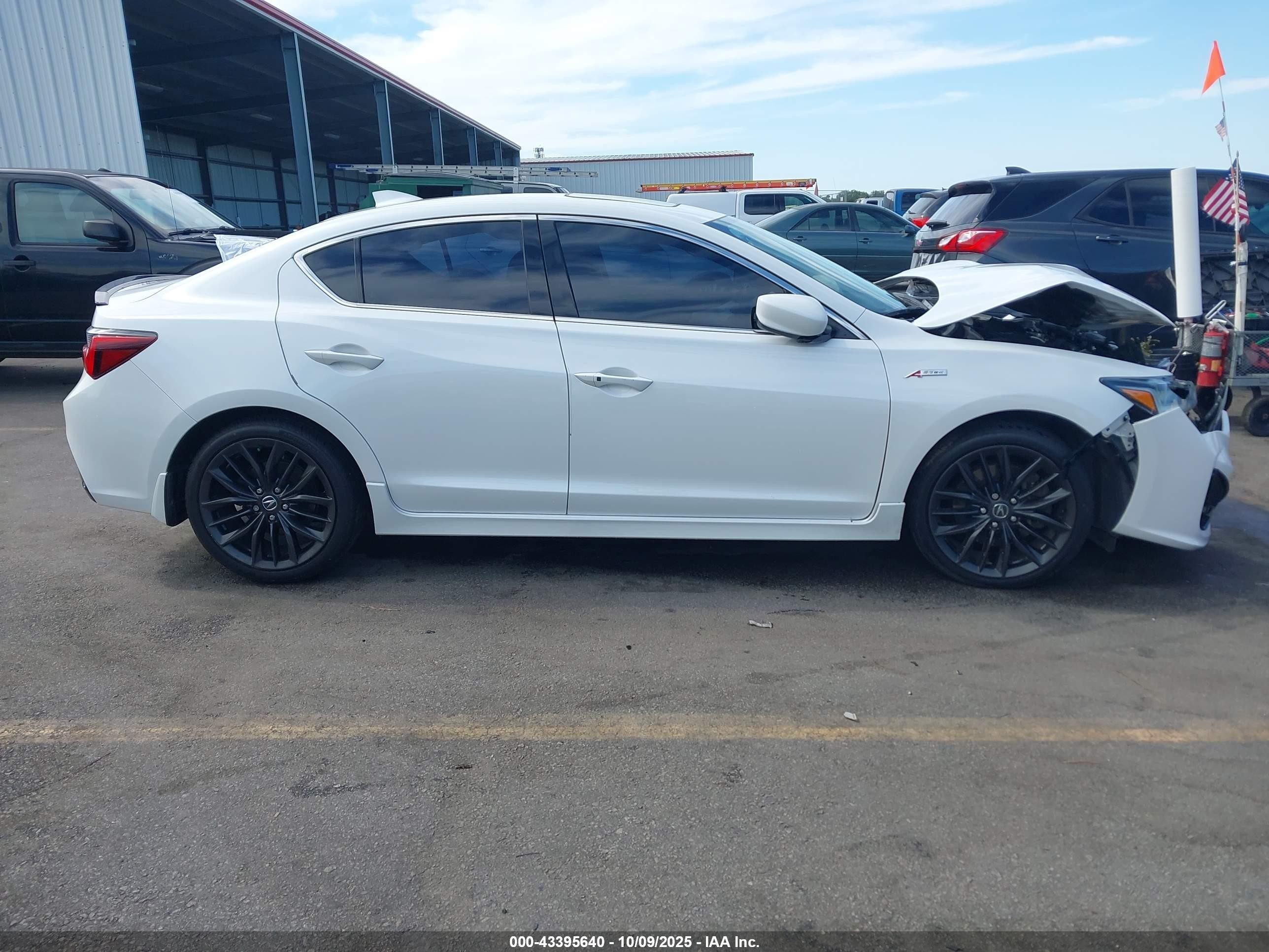 2022 Acura Ilx Premium   A-spec Packages/technology   A-spec Packages White vin: 19UDE2F84NA008200
