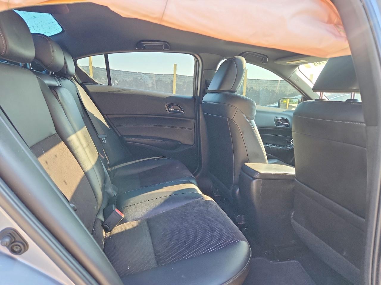 2017 Acura Ilx Premium Серебряный vin: 19UDE2F89HA016796