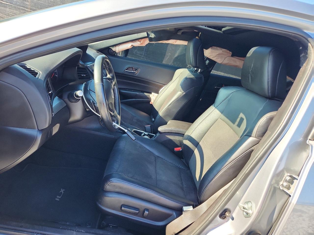 2017 Acura Ilx Premium Серебряный vin: 19UDE2F89HA016796