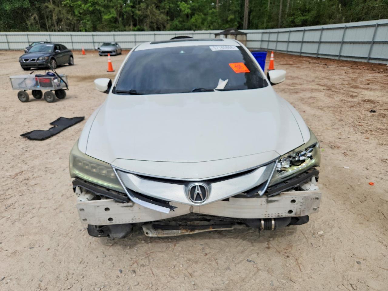 2016 Acura Ilx Premium White vin: 19UDE2F8XGA013792