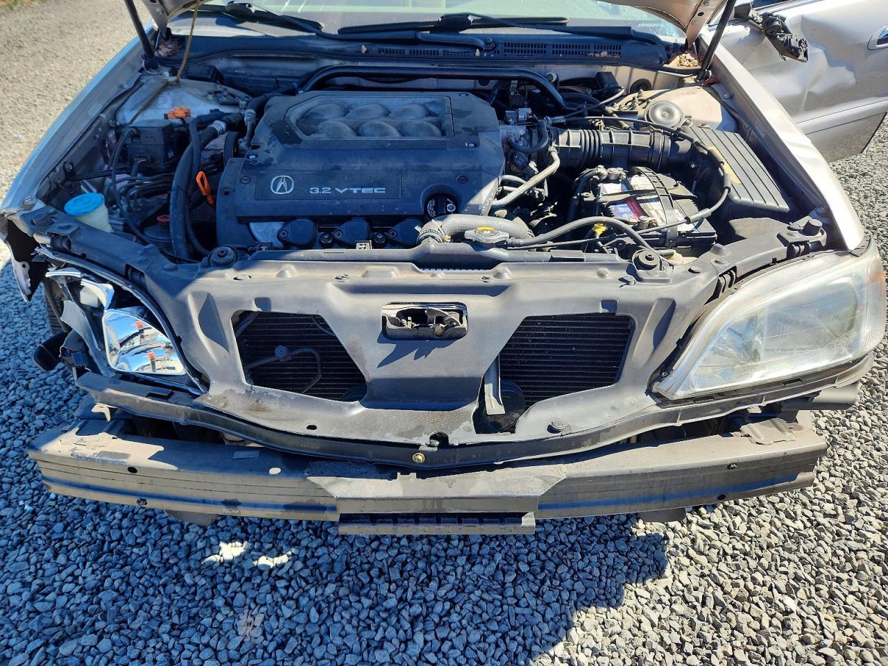 1999 Acura 3.2tl Silver vin: 19UUA5641XA050790
