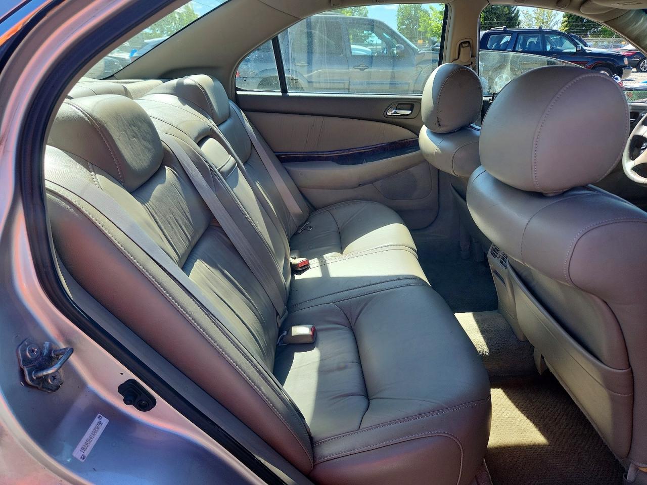 1999 Acura 3.2tl Silver vin: 19UUA5641XA050790