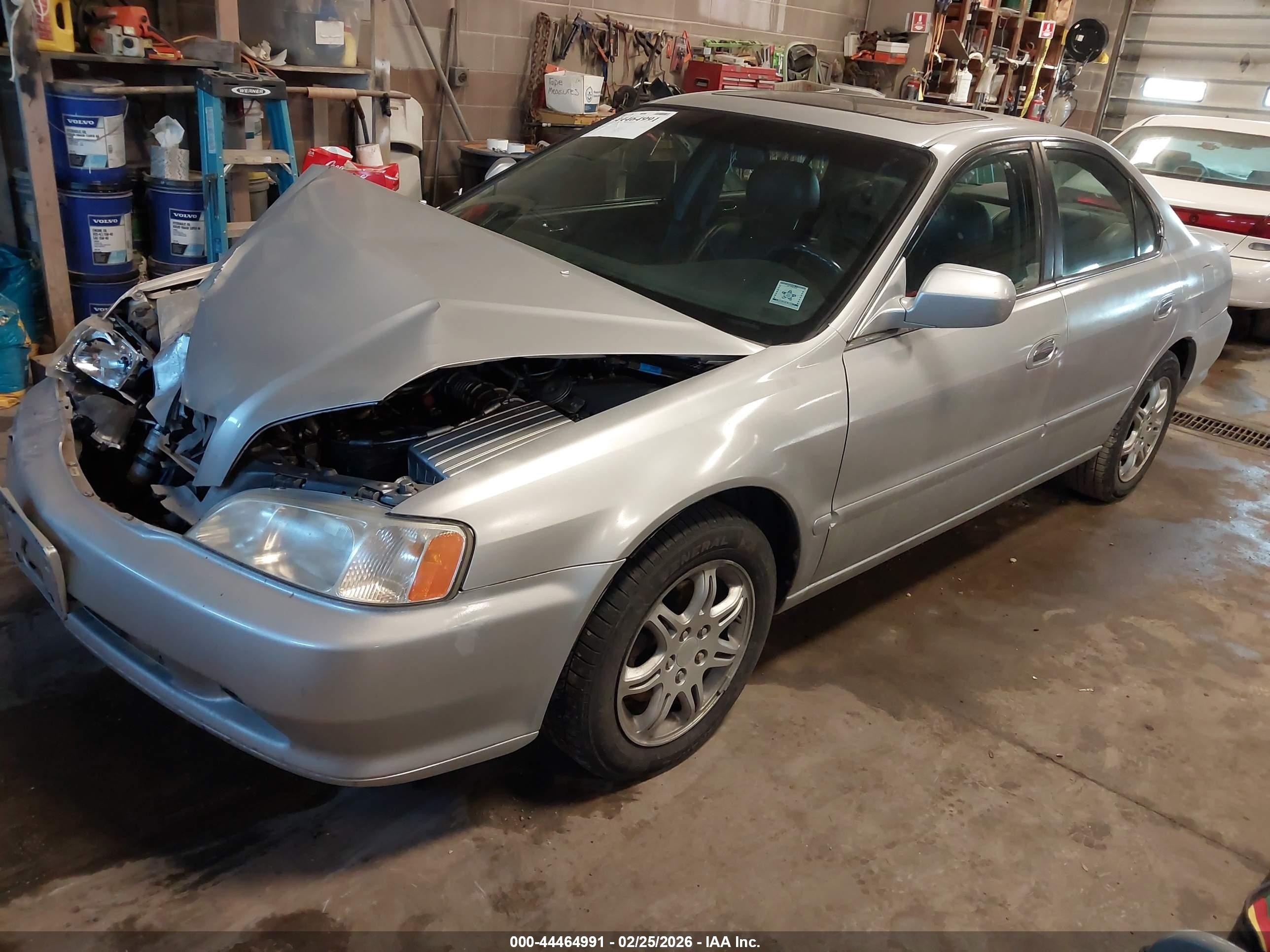 1999 Acura Tl 3.2 Silver vin: 19UUA5643XA044280