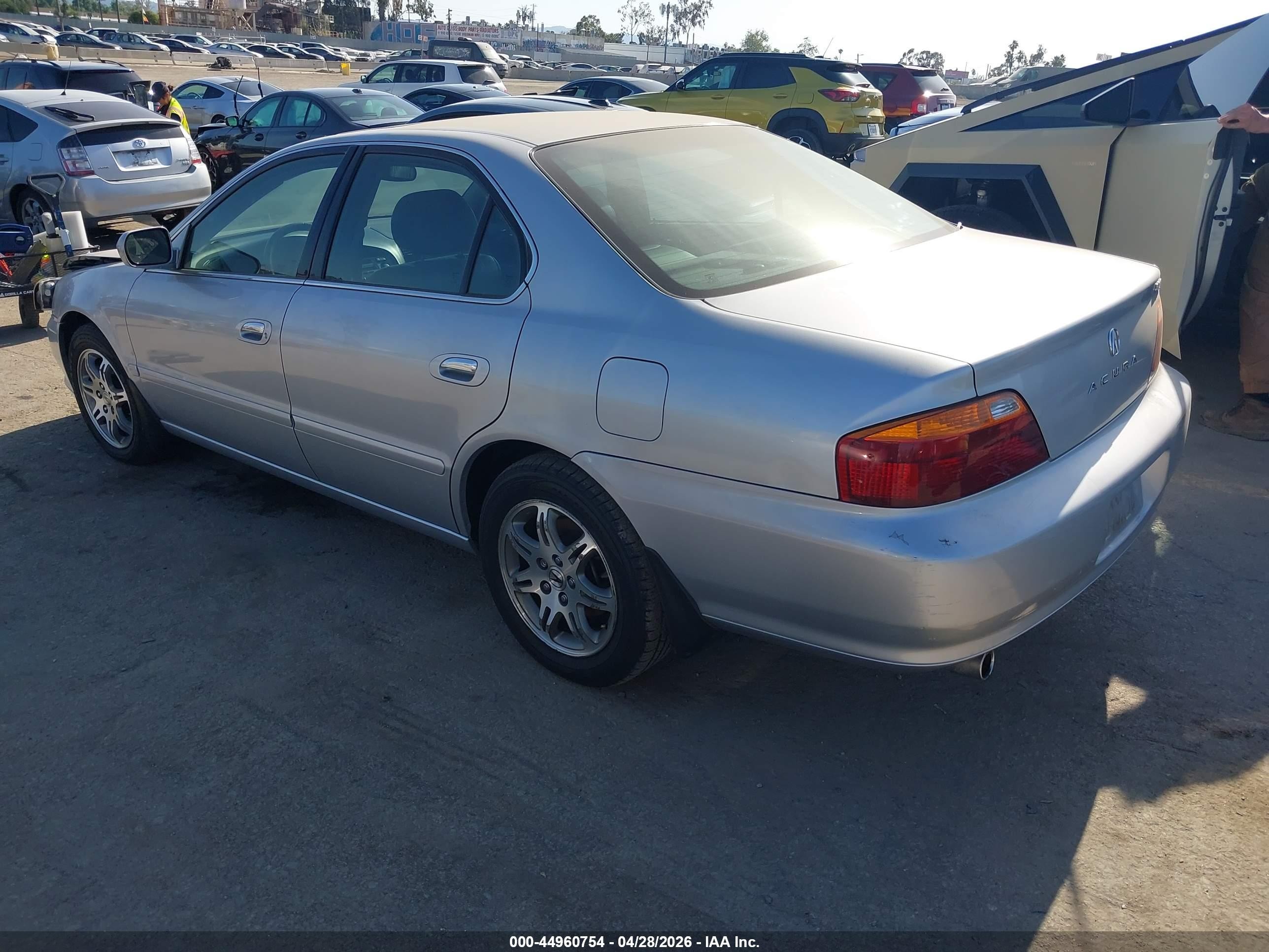 2000 Acura Tl 3.2 Silver vin: 19UUA5660YA022336