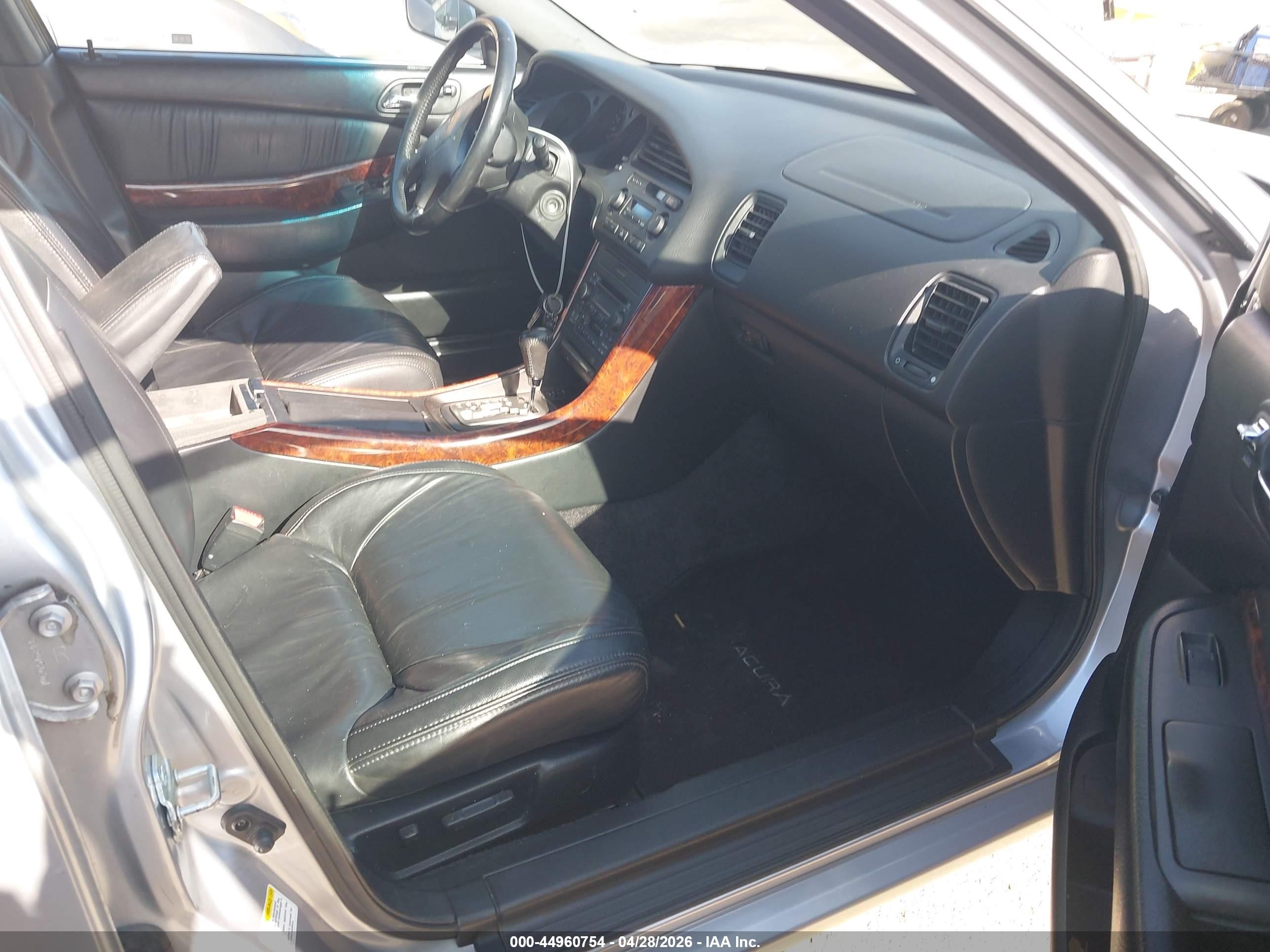 2000 Acura Tl 3.2 Silver vin: 19UUA5660YA022336