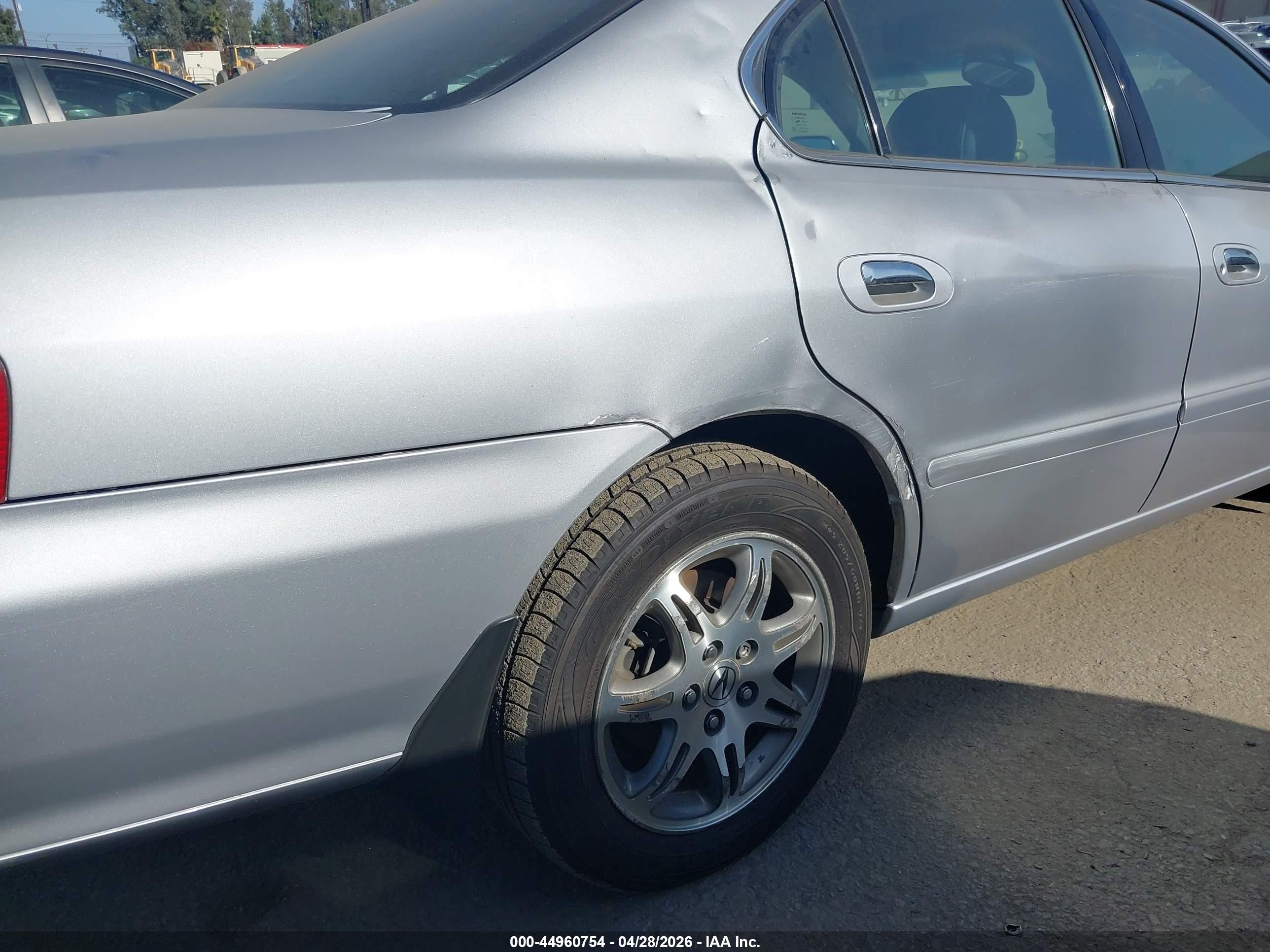 2000 Acura Tl 3.2 Silver vin: 19UUA5660YA022336