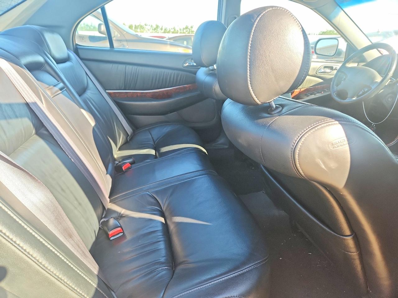 2000 Acura 3.2tl Silver vin: 19UUA5660YA804281