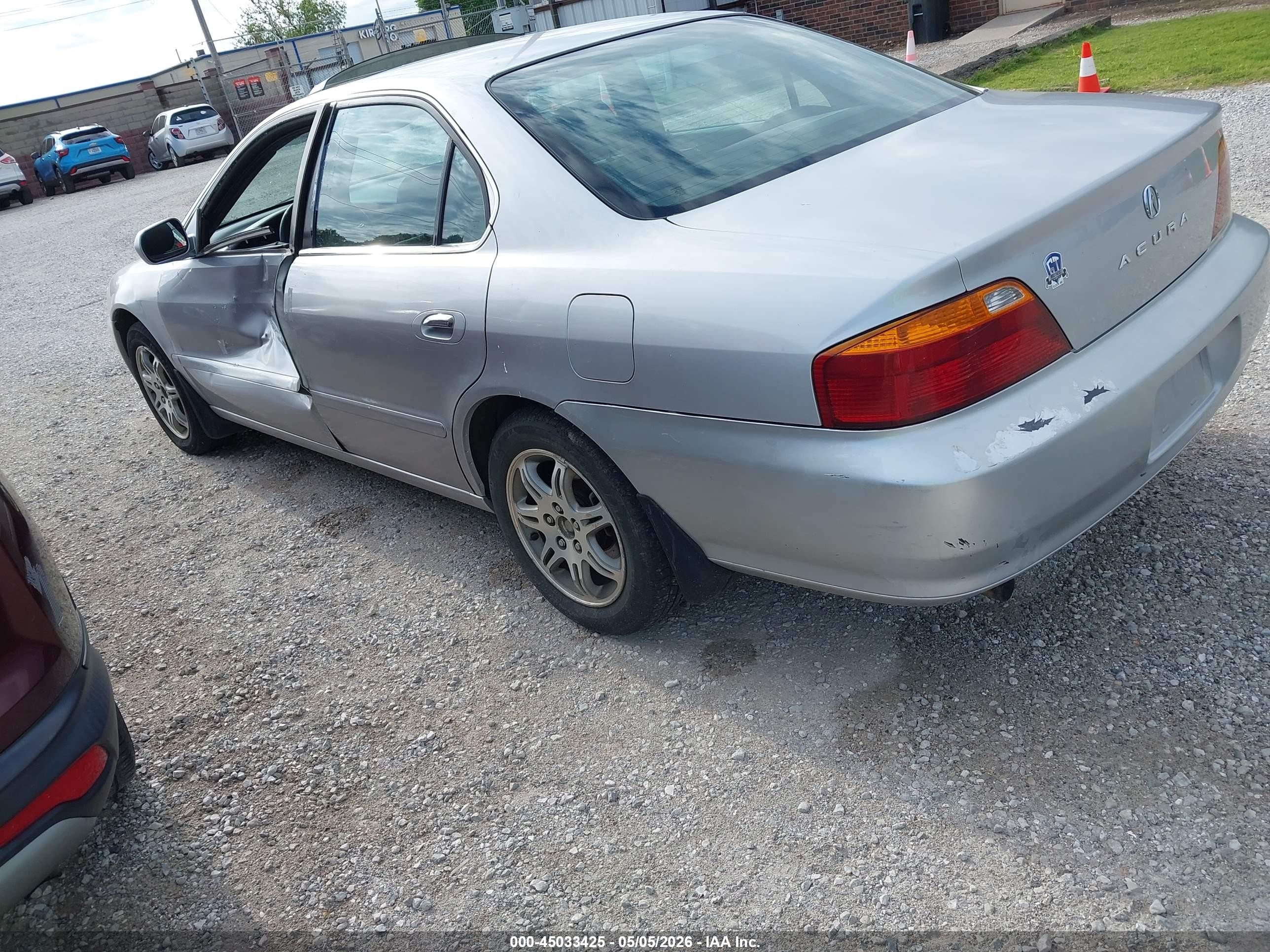 2000 Acura Tl 3.2 Silver vin: 19UUA5665YA033834