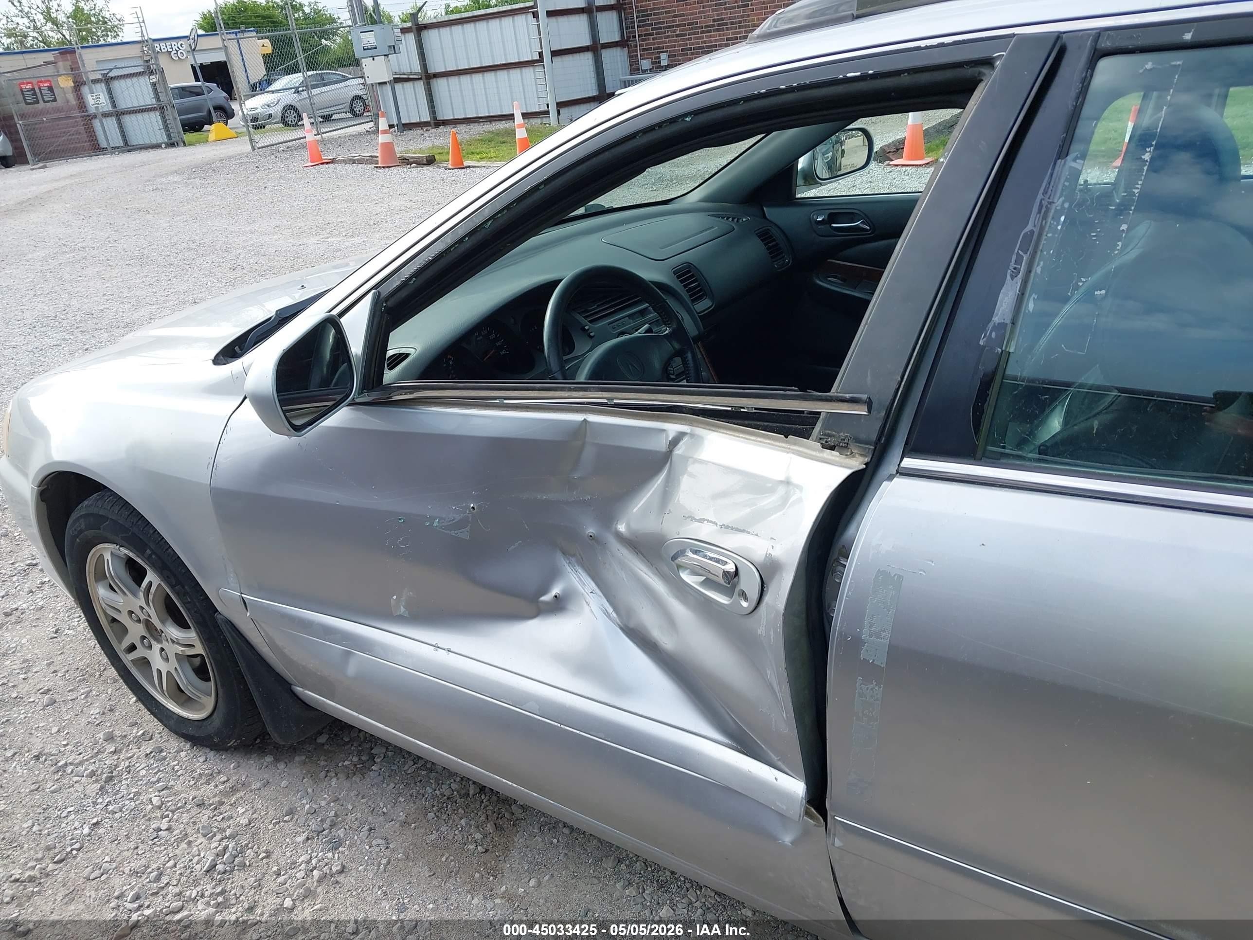 2000 Acura Tl 3.2 Silver vin: 19UUA5665YA033834