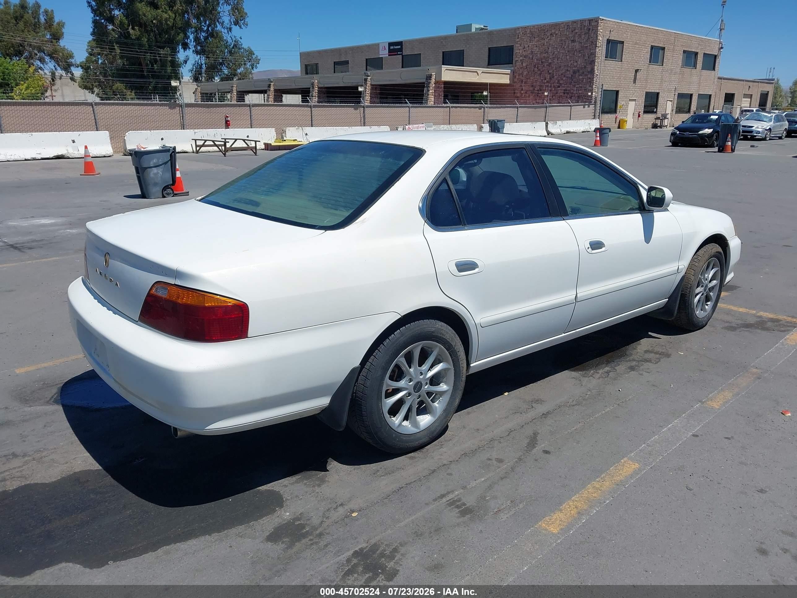 2000 Acura Tl 3.2 White vin: 19UUA5669YA008841