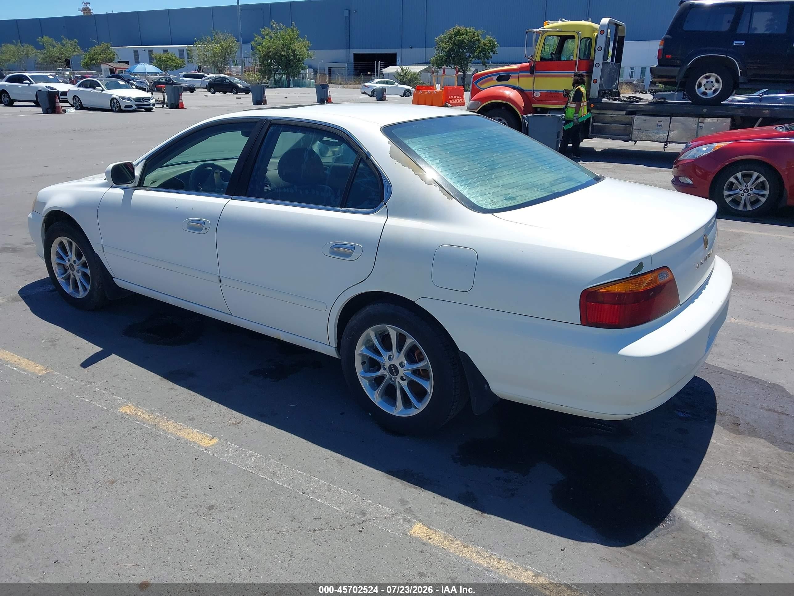 2000 Acura Tl 3.2 White vin: 19UUA5669YA008841