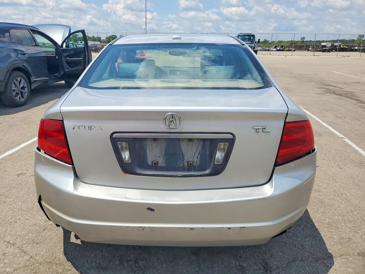 2006 Acura 3.2tl Silver vin: 19UUA65586A004369