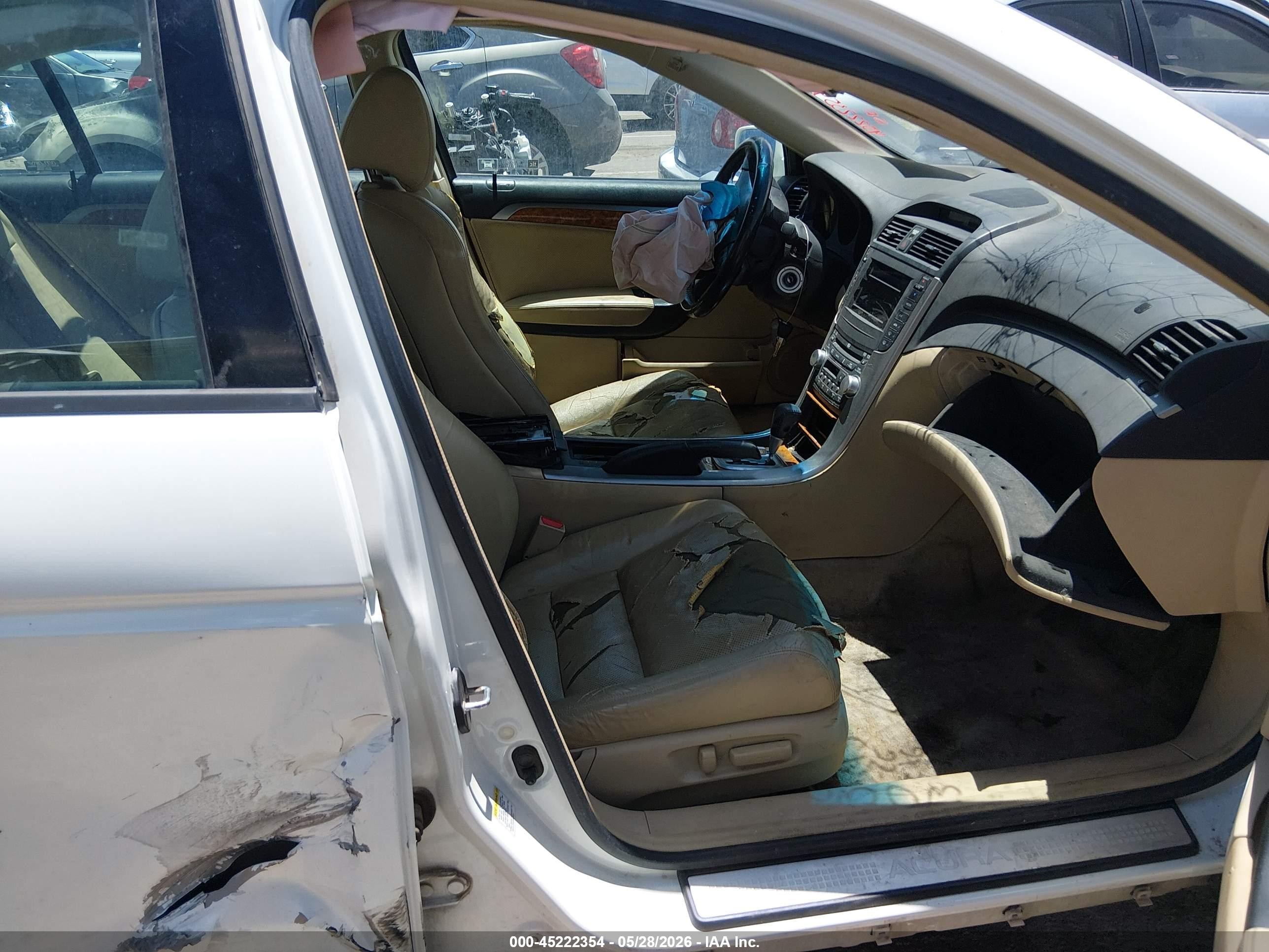 2005 Acura Tl   White vin: 19UUA66205A040379