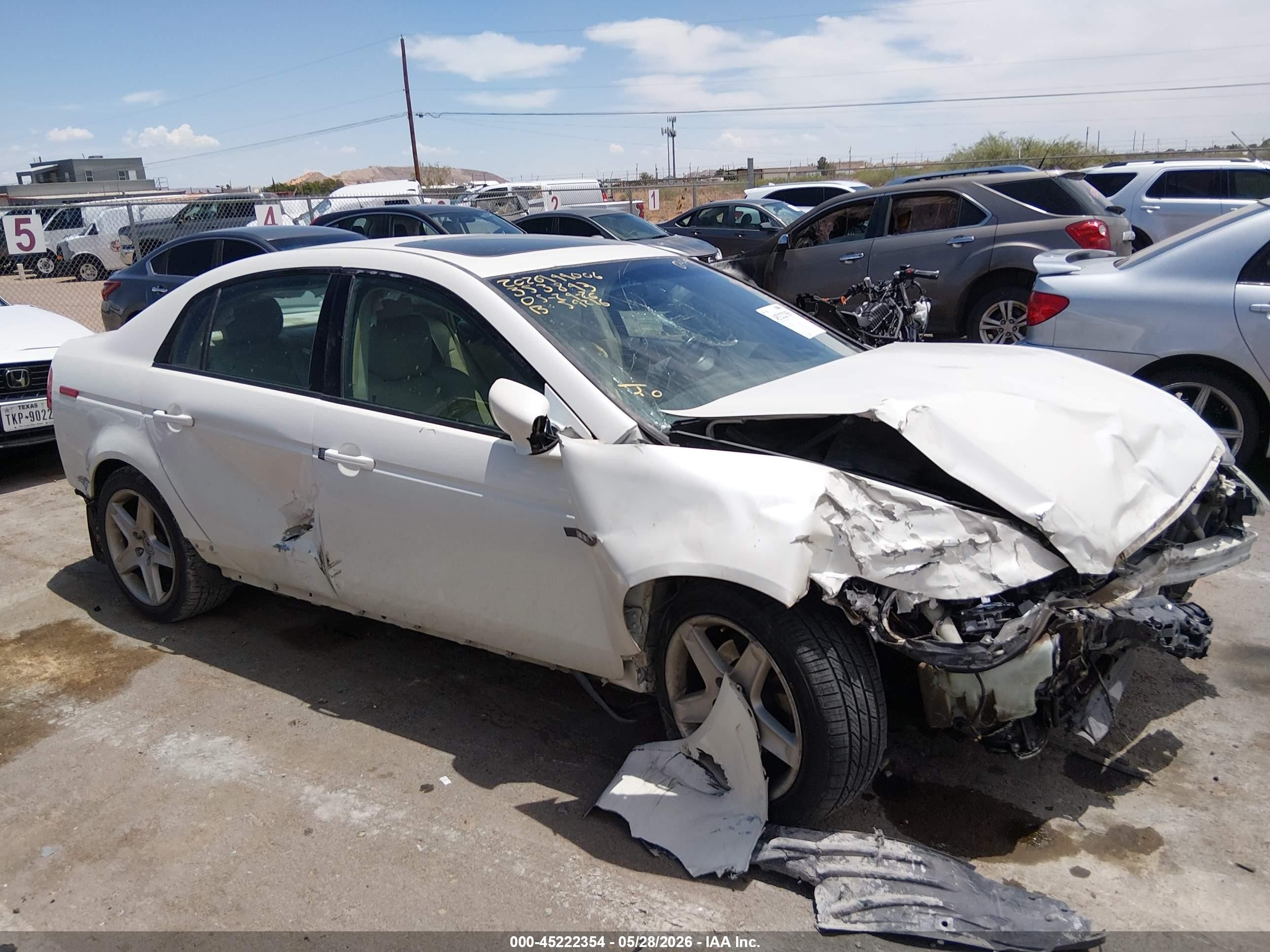 2005 Acura Tl   White vin: 19UUA66205A040379