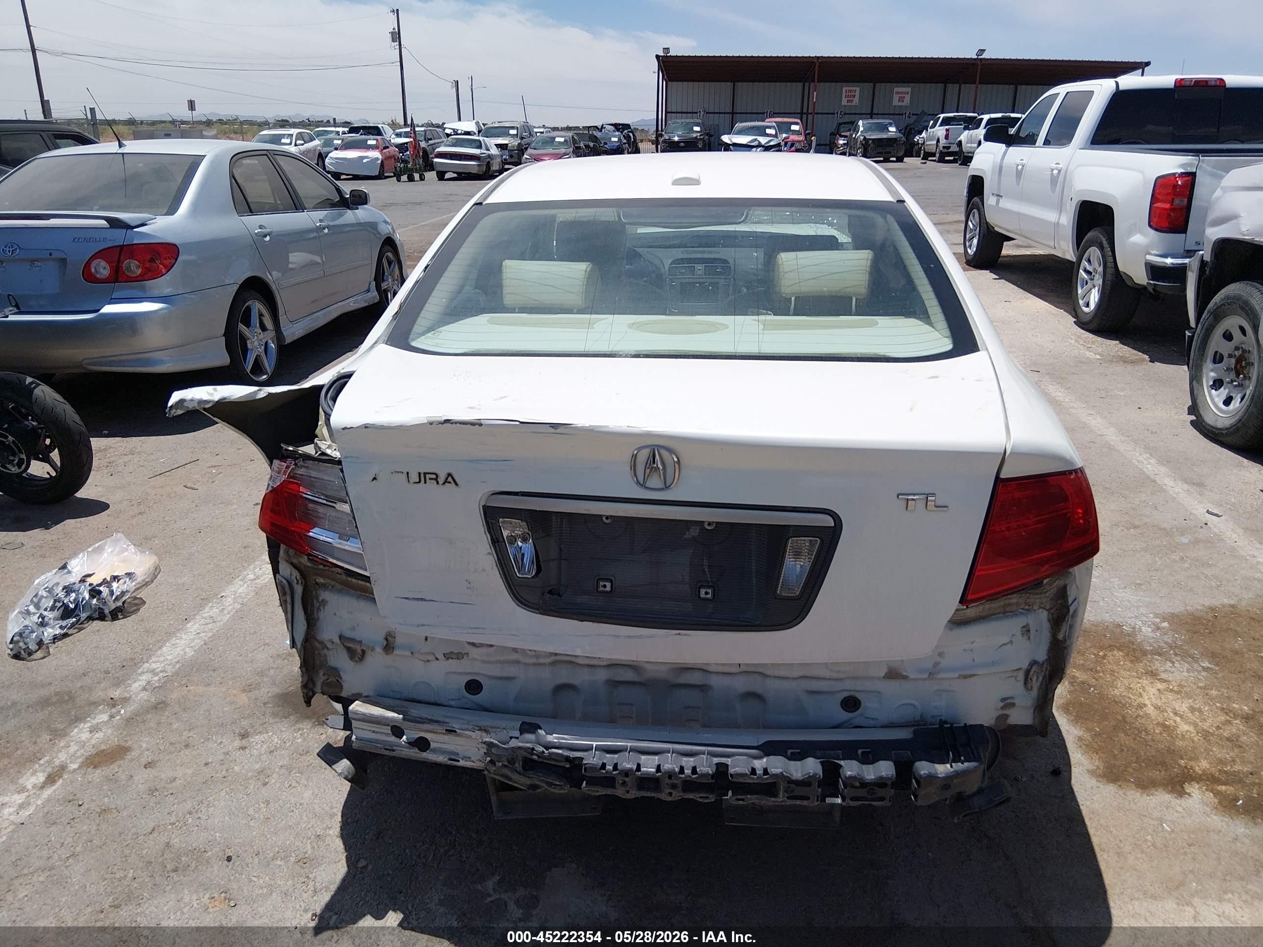 2005 Acura Tl   White vin: 19UUA66205A040379