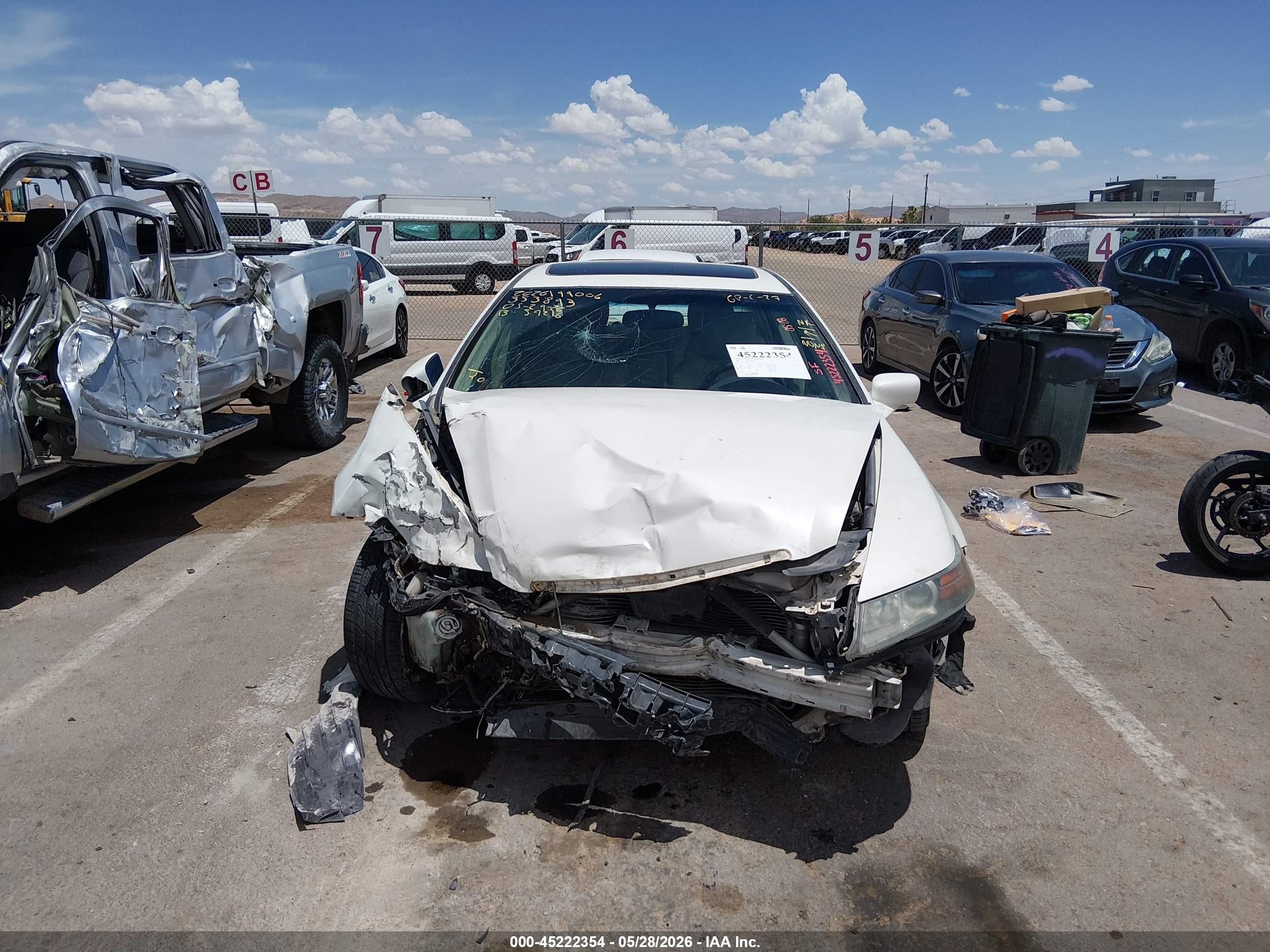 2005 Acura Tl   White vin: 19UUA66205A040379