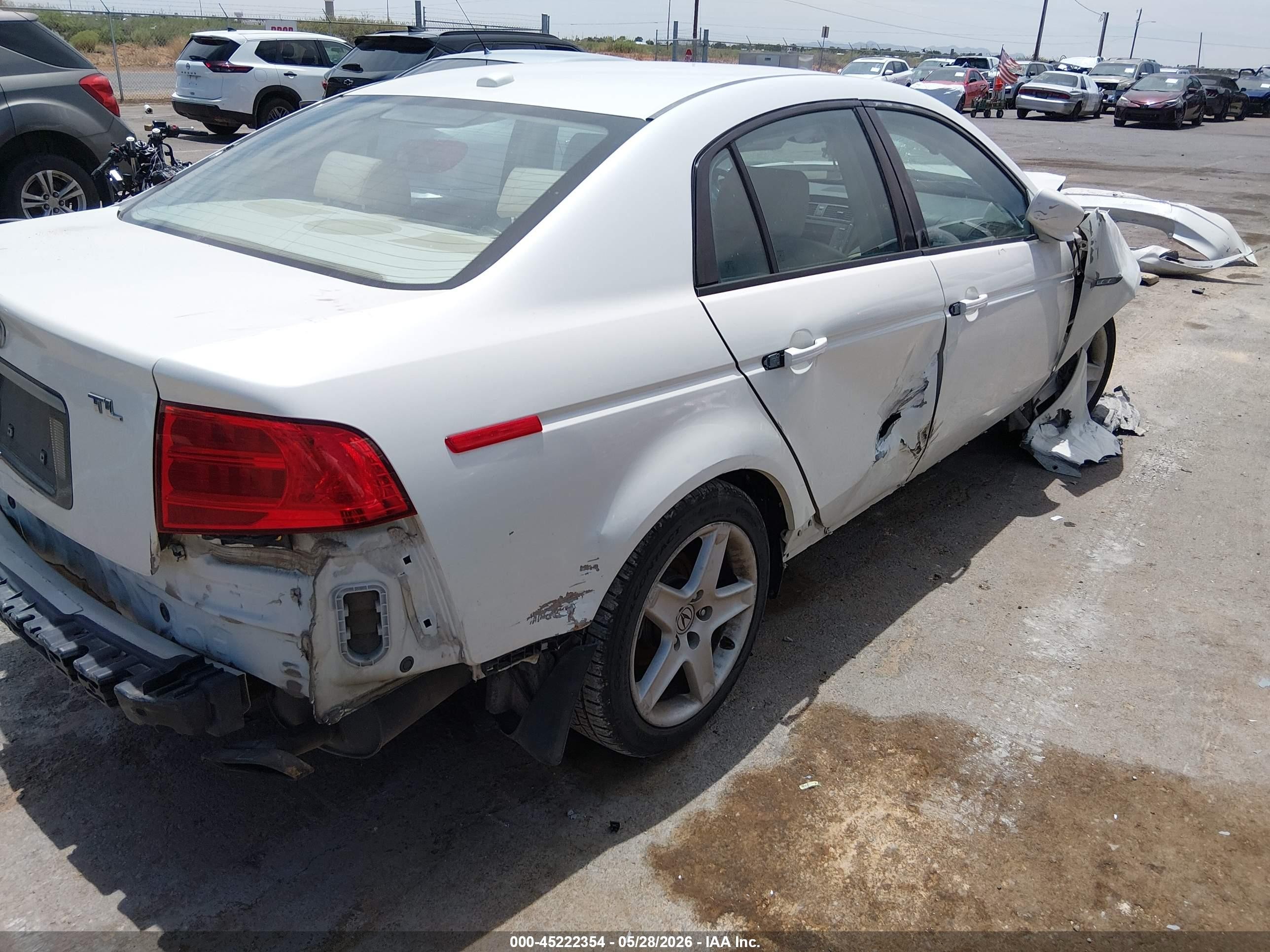 2005 Acura Tl   White vin: 19UUA66205A040379