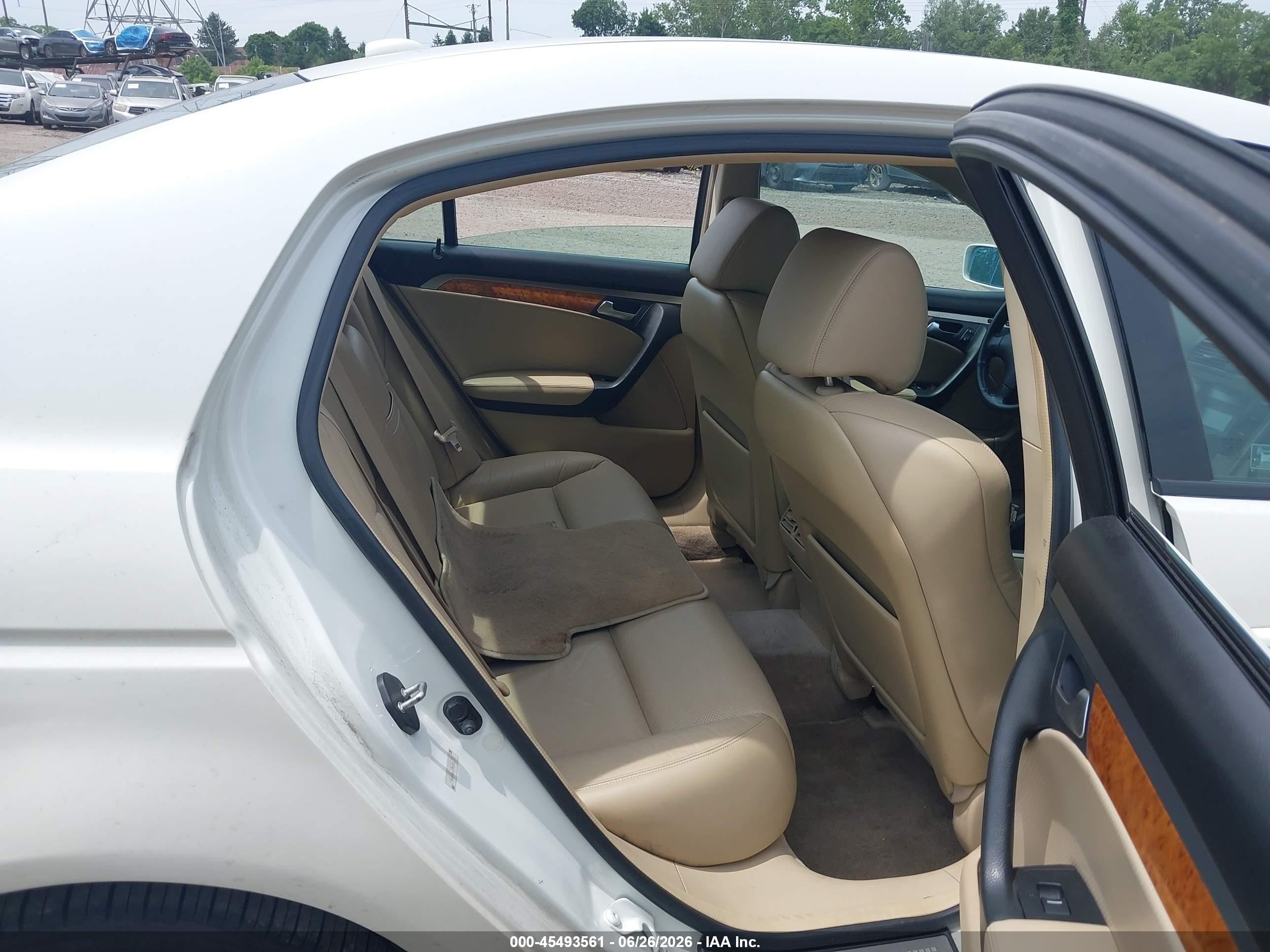 2005 Acura Tl   White vin: 19UUA66225A007271