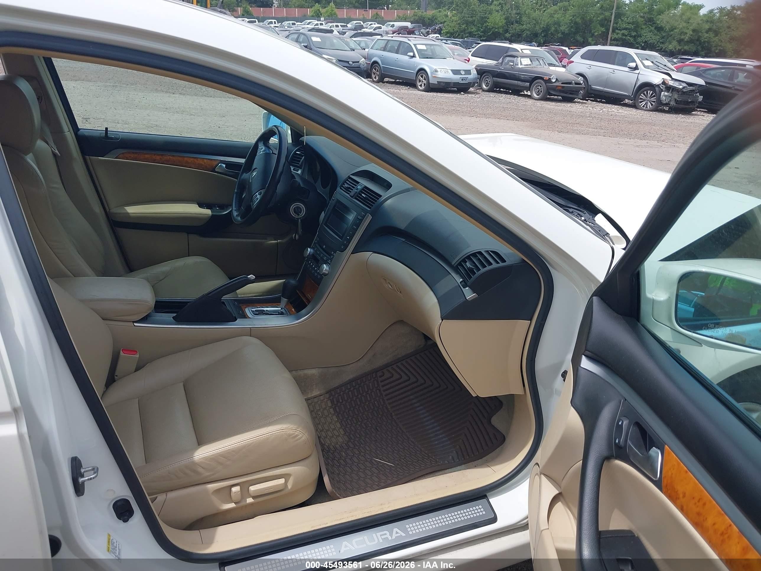 2005 Acura Tl   White vin: 19UUA66225A007271