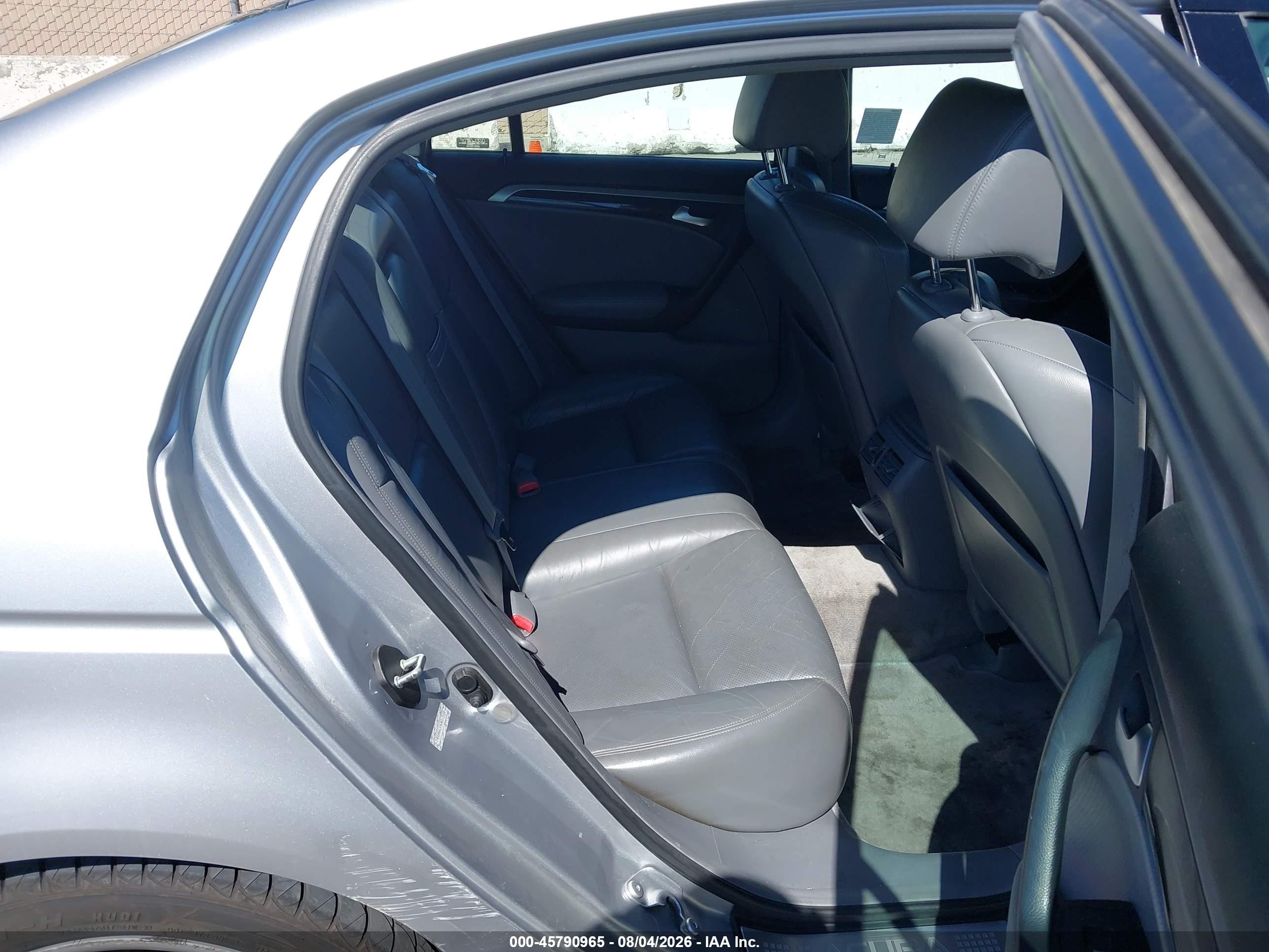 2006 Acura Tl   Silver vin: 19UUA66226A057539