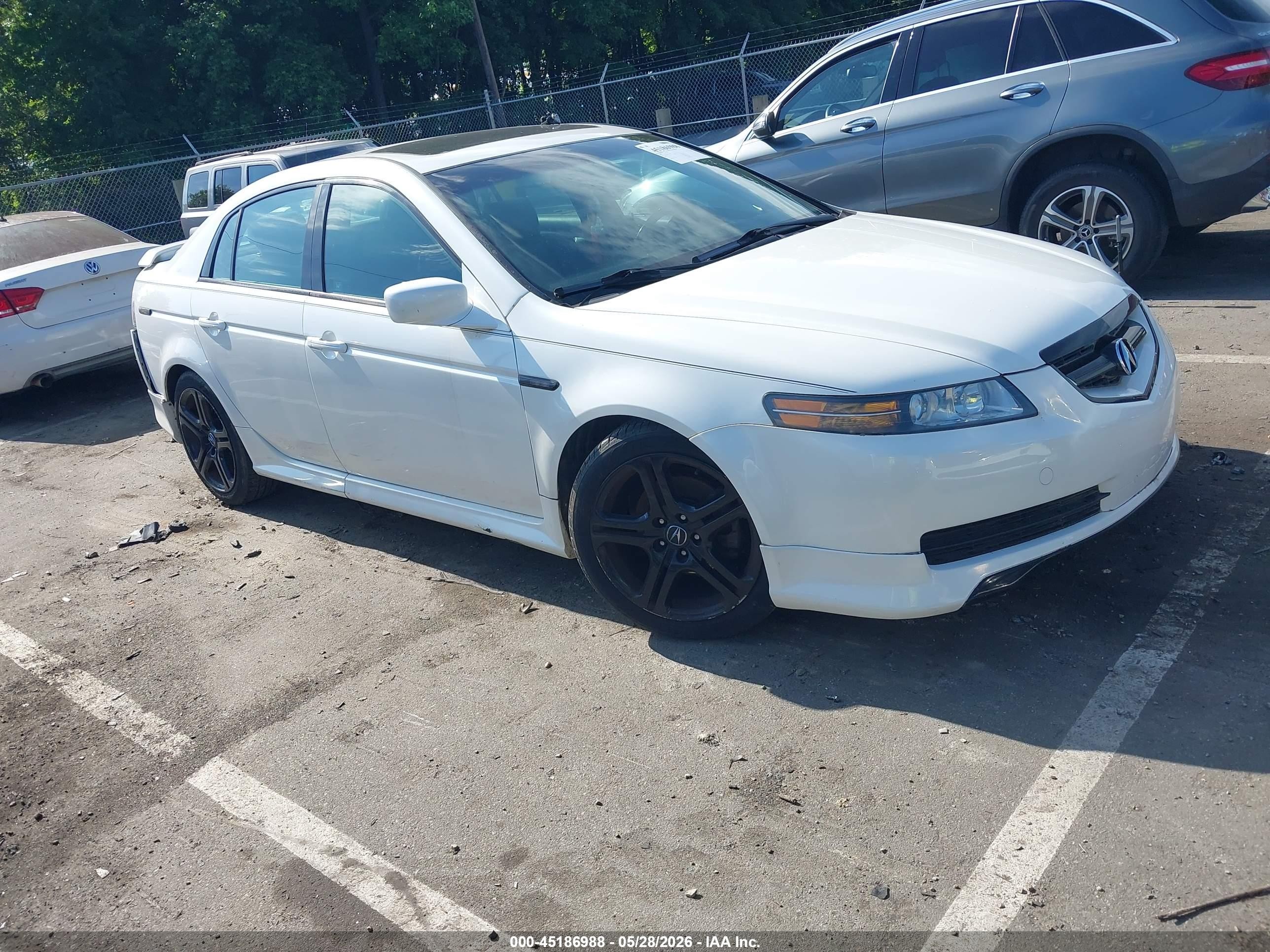 2005 Acura Tl   White vin: 19UUA66235A020045