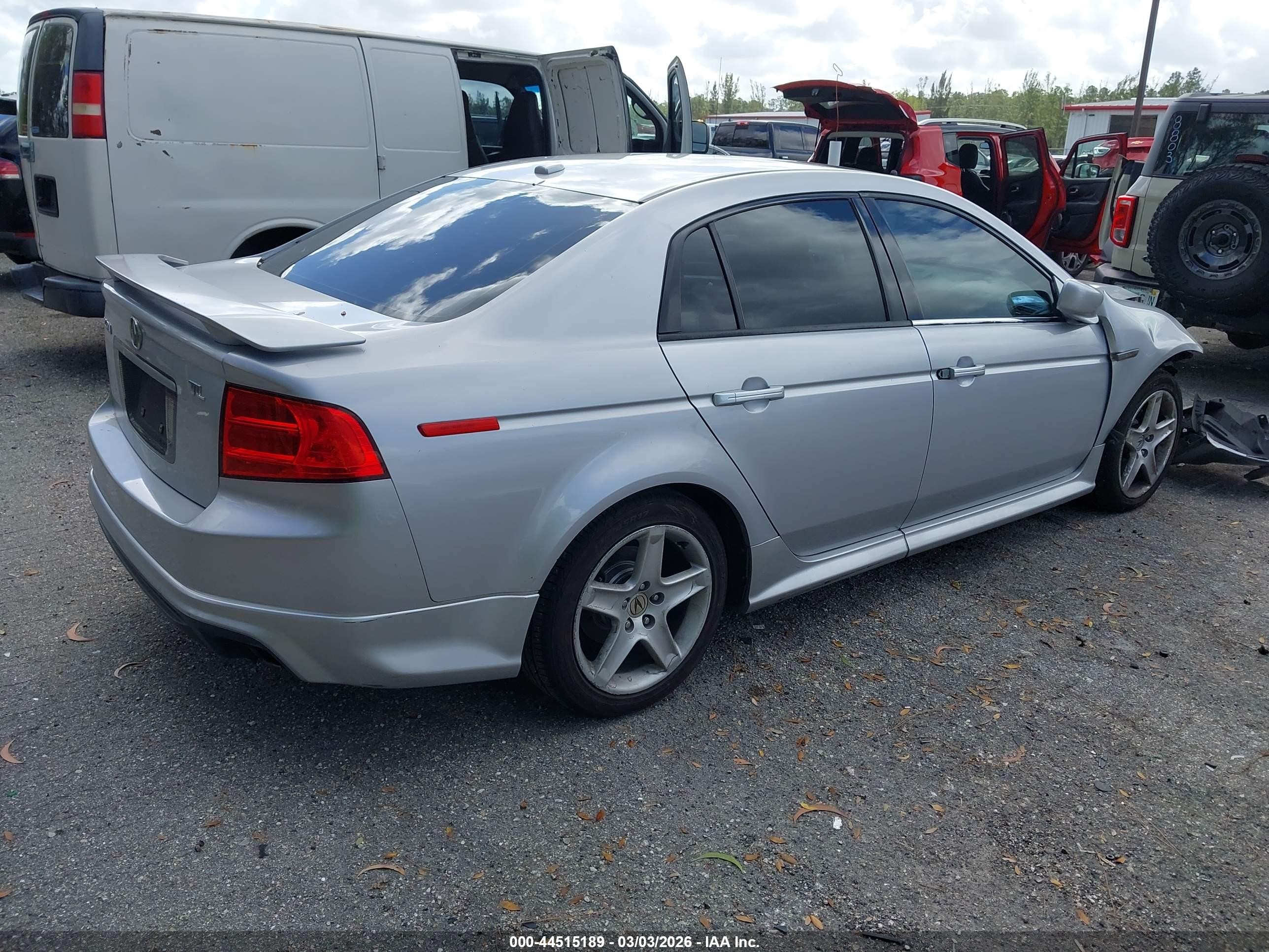 2004 Acura Tl   Silver vin: 19UUA66244A026077