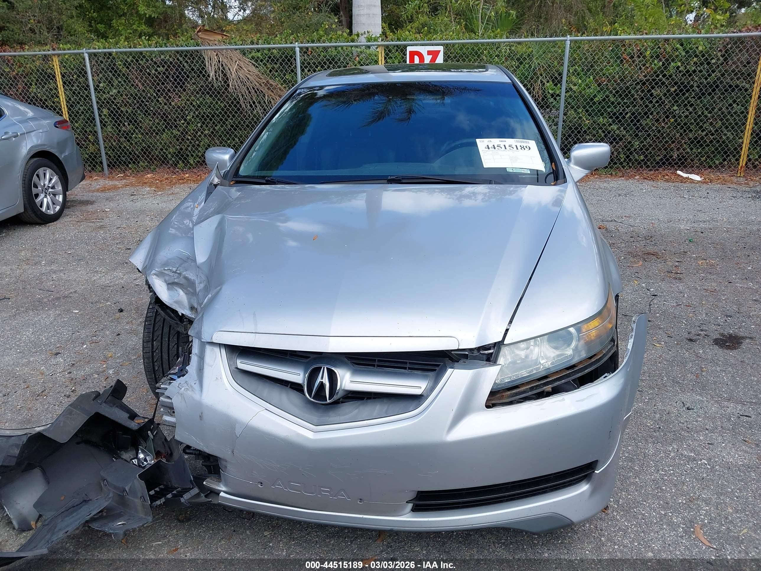 2004 Acura Tl   Silver vin: 19UUA66244A026077