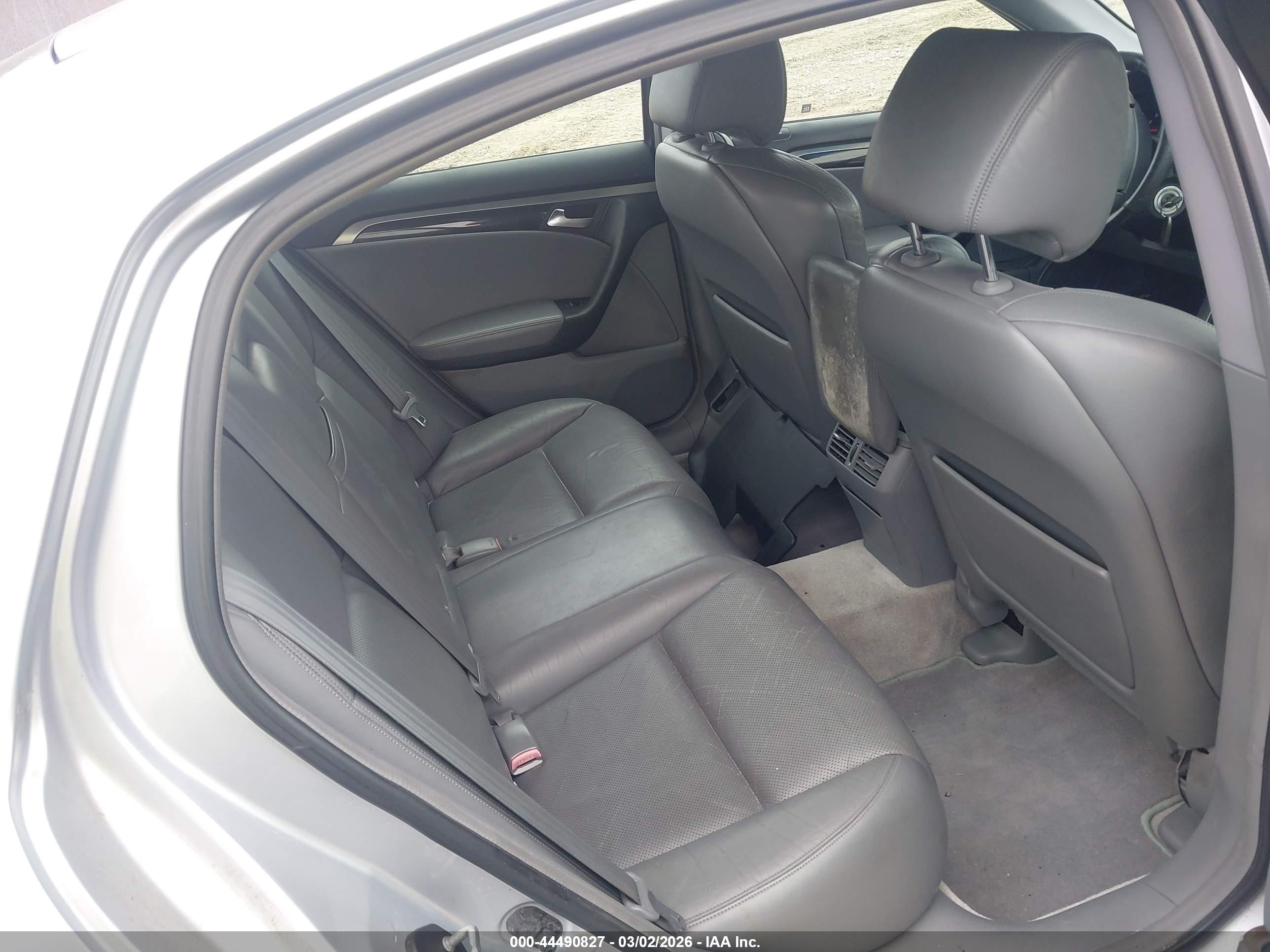 2005 Acura Tl   Silver vin: 19UUA66245A006476
