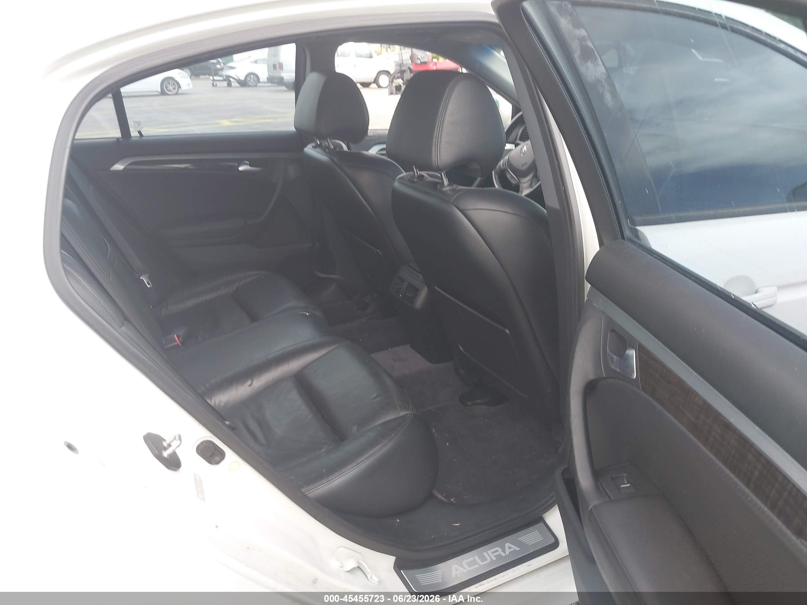 2008 Acura Tl   White vin: 19UUA66258A047526