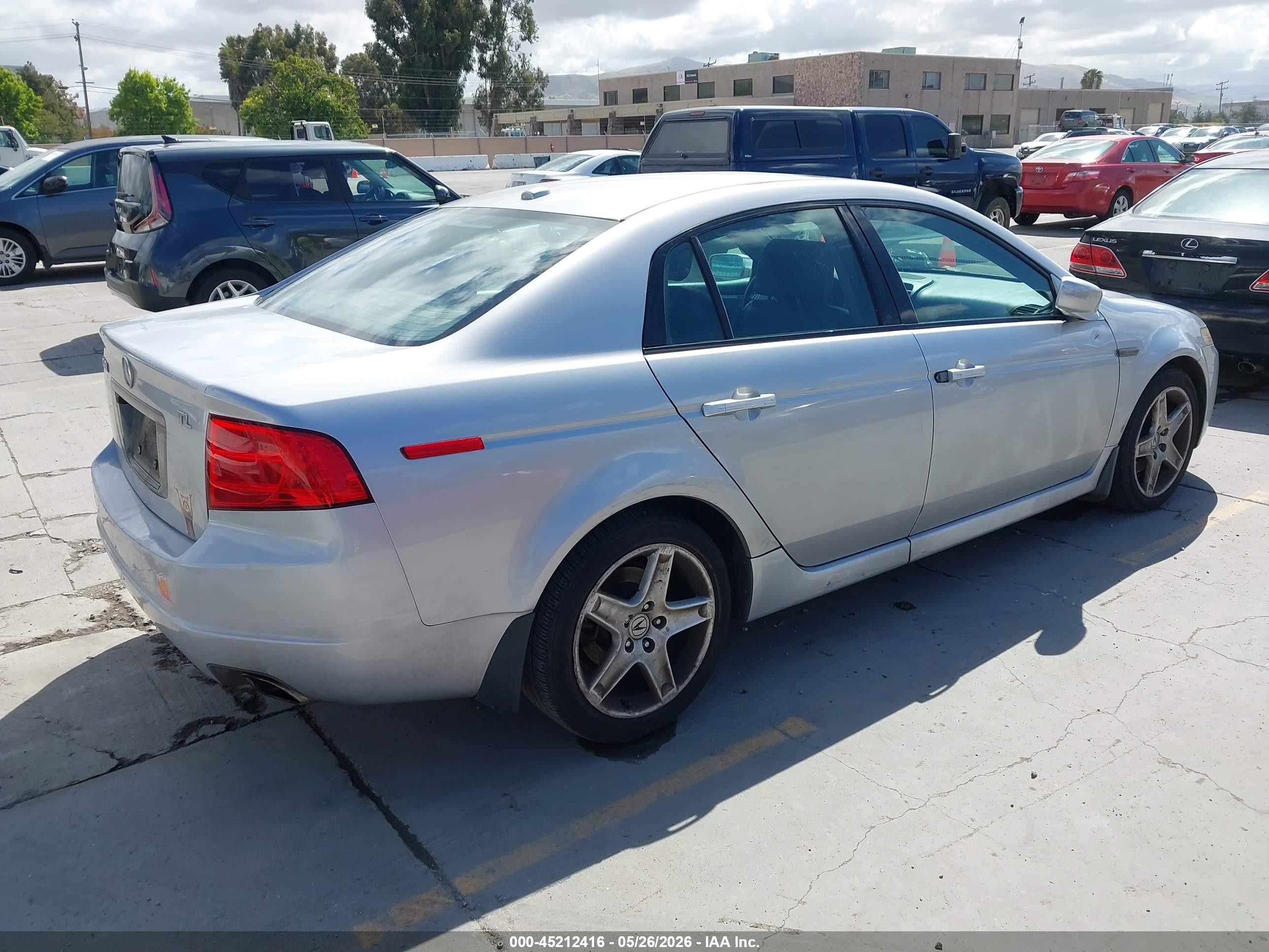2005 Acura Tl   Silver vin: 19UUA66265A027572