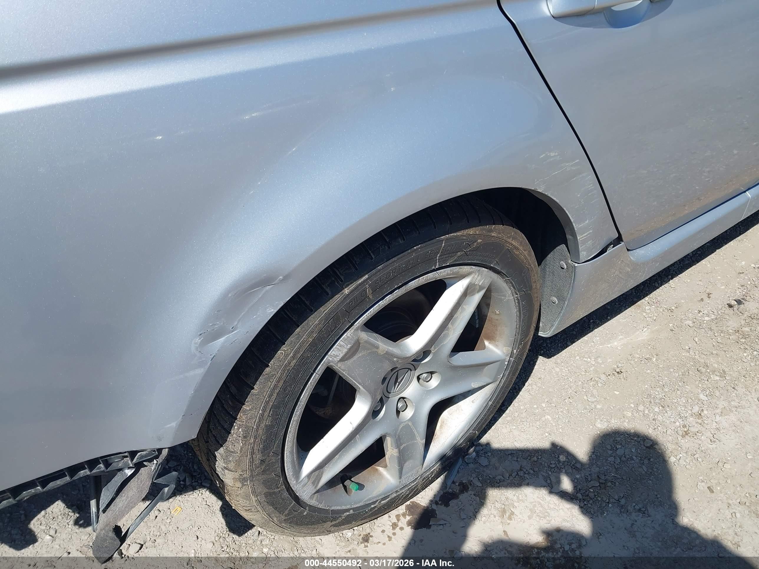 2005 Acura Tl   Silver vin: 19UUA66265A052147
